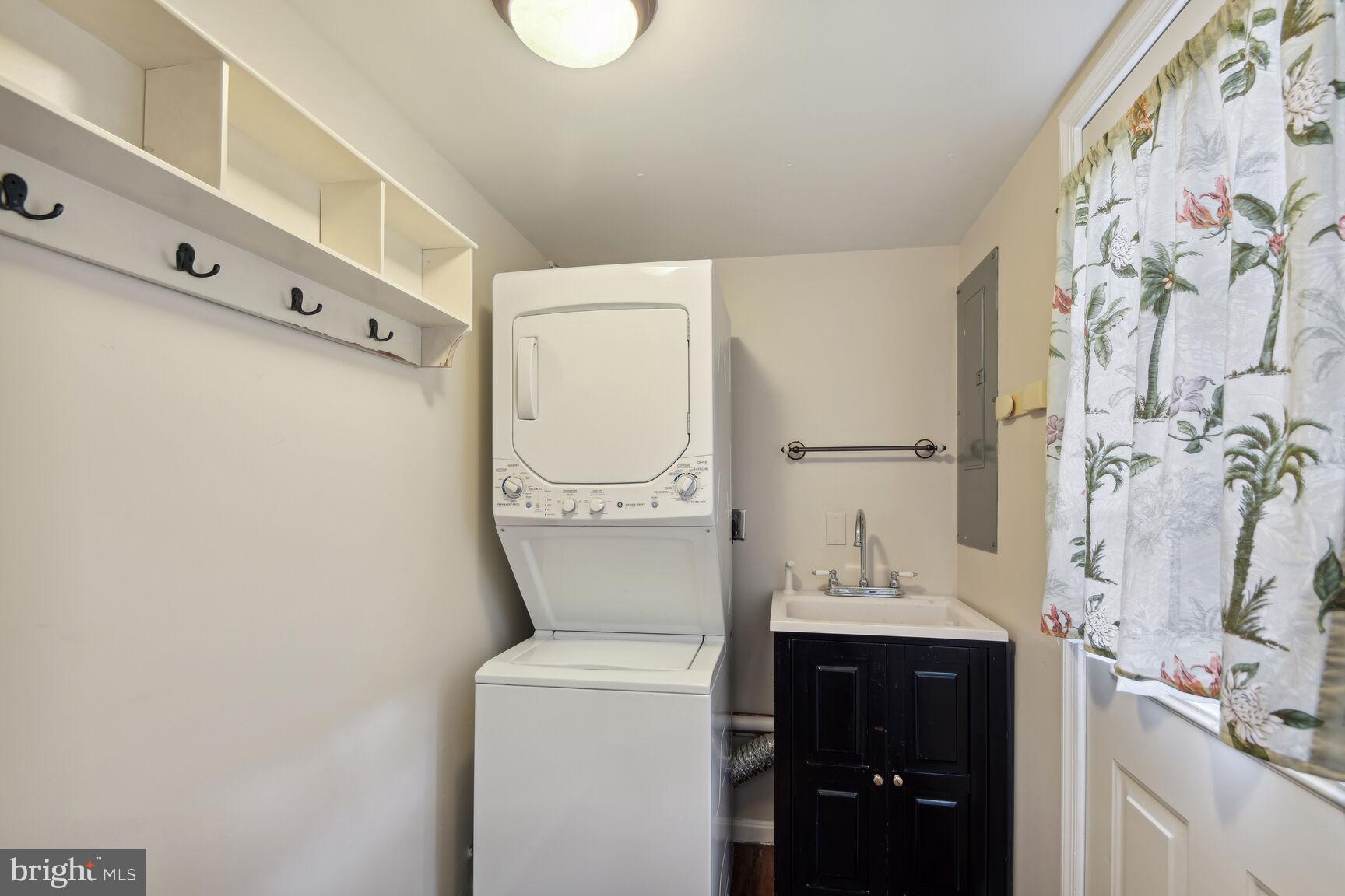 SWAN ROAD VILLAS - Residential