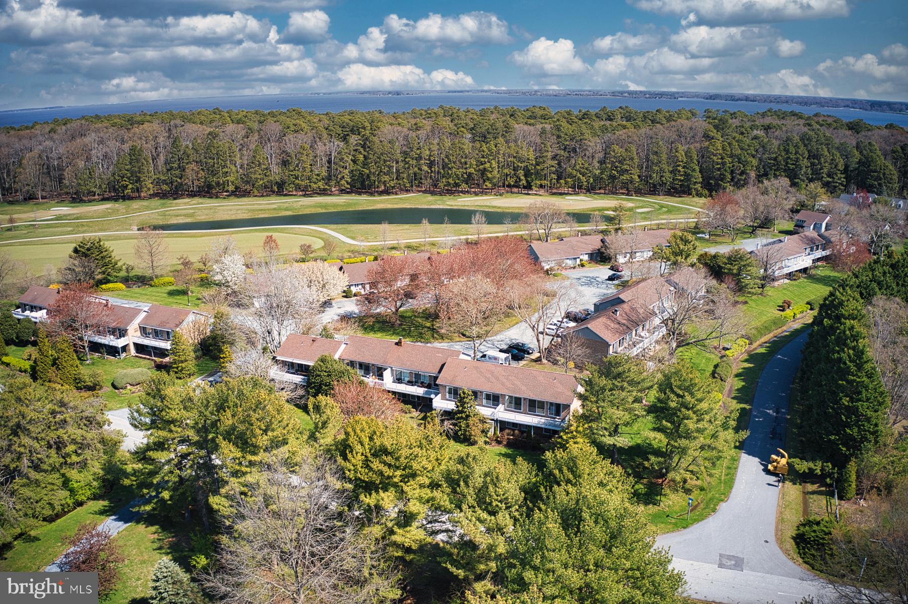 SWAN ROAD VILLAS - Residential