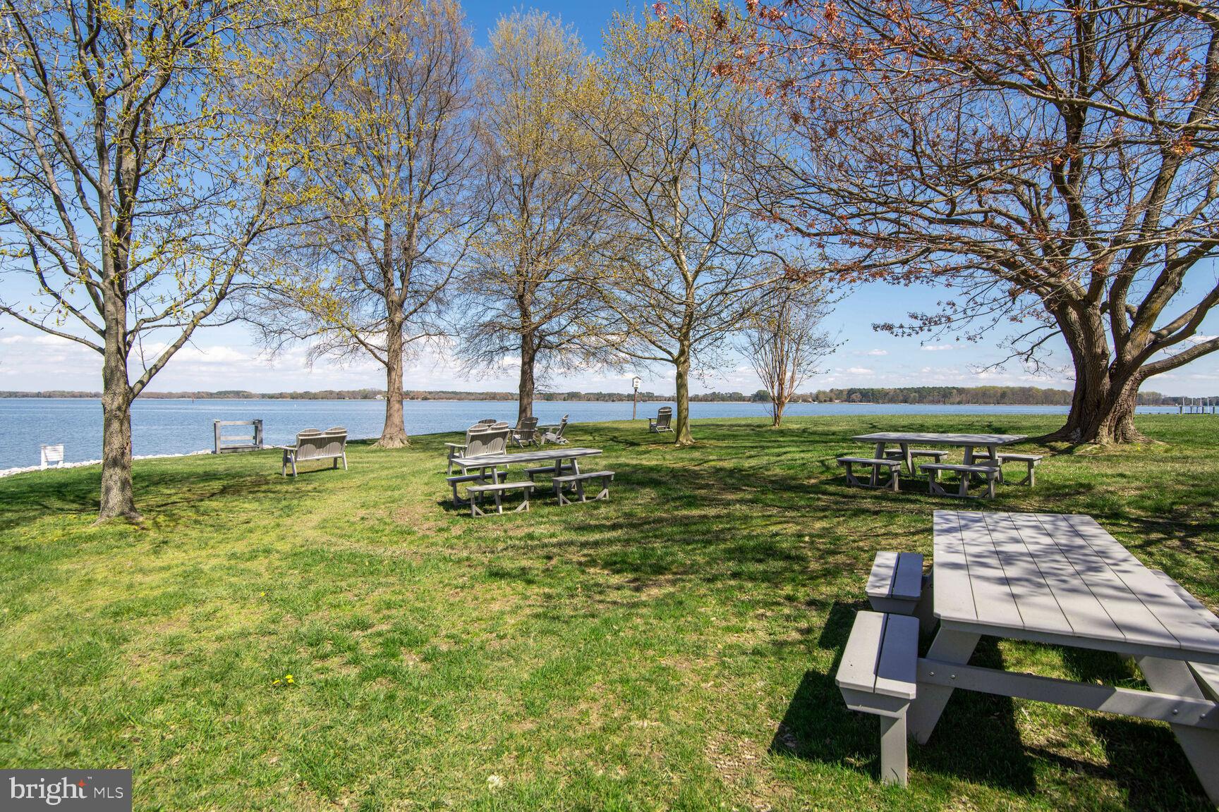 SWAN ROAD VILLAS - Residential