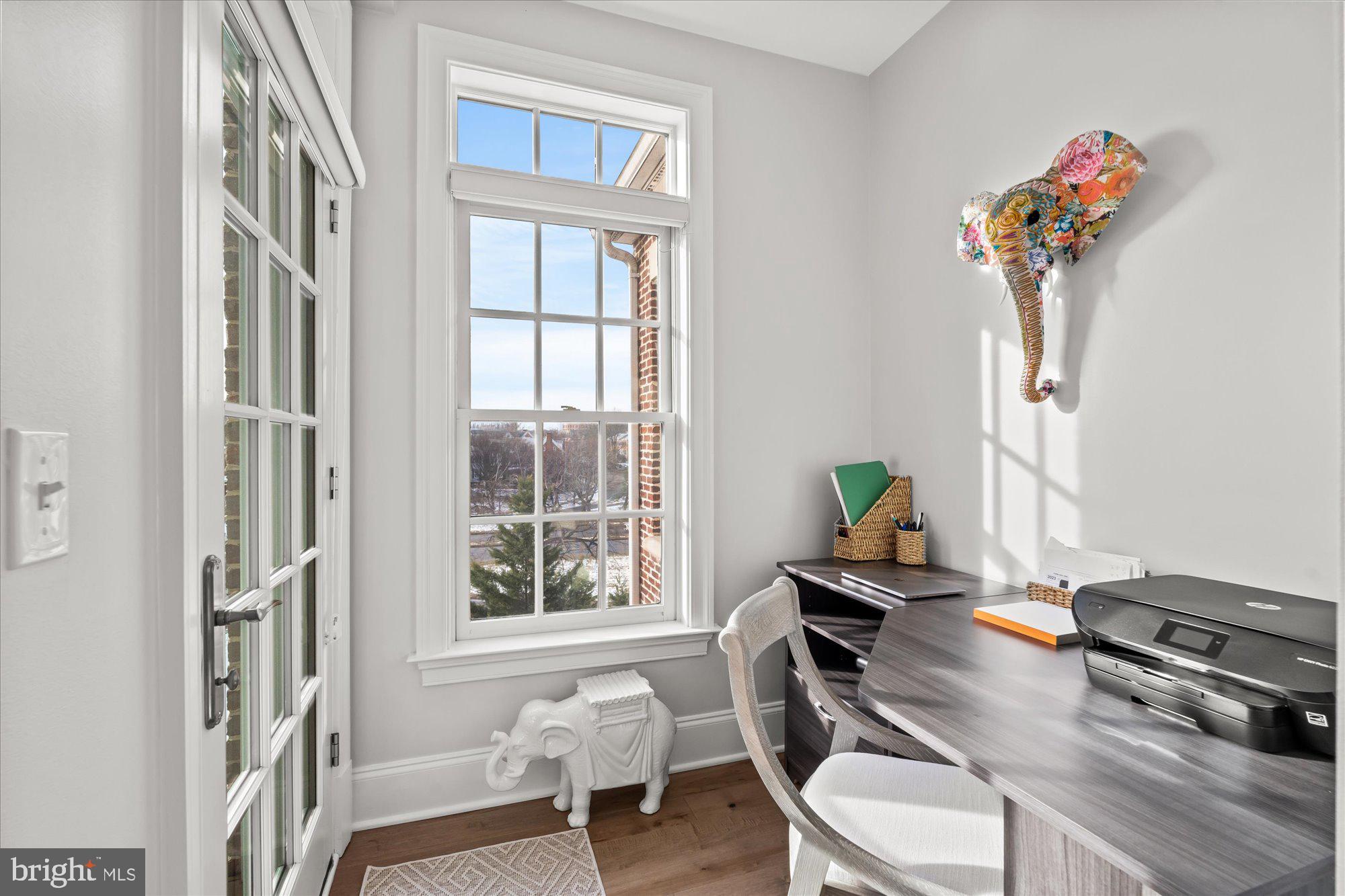 LIBERTY ROW - Residential