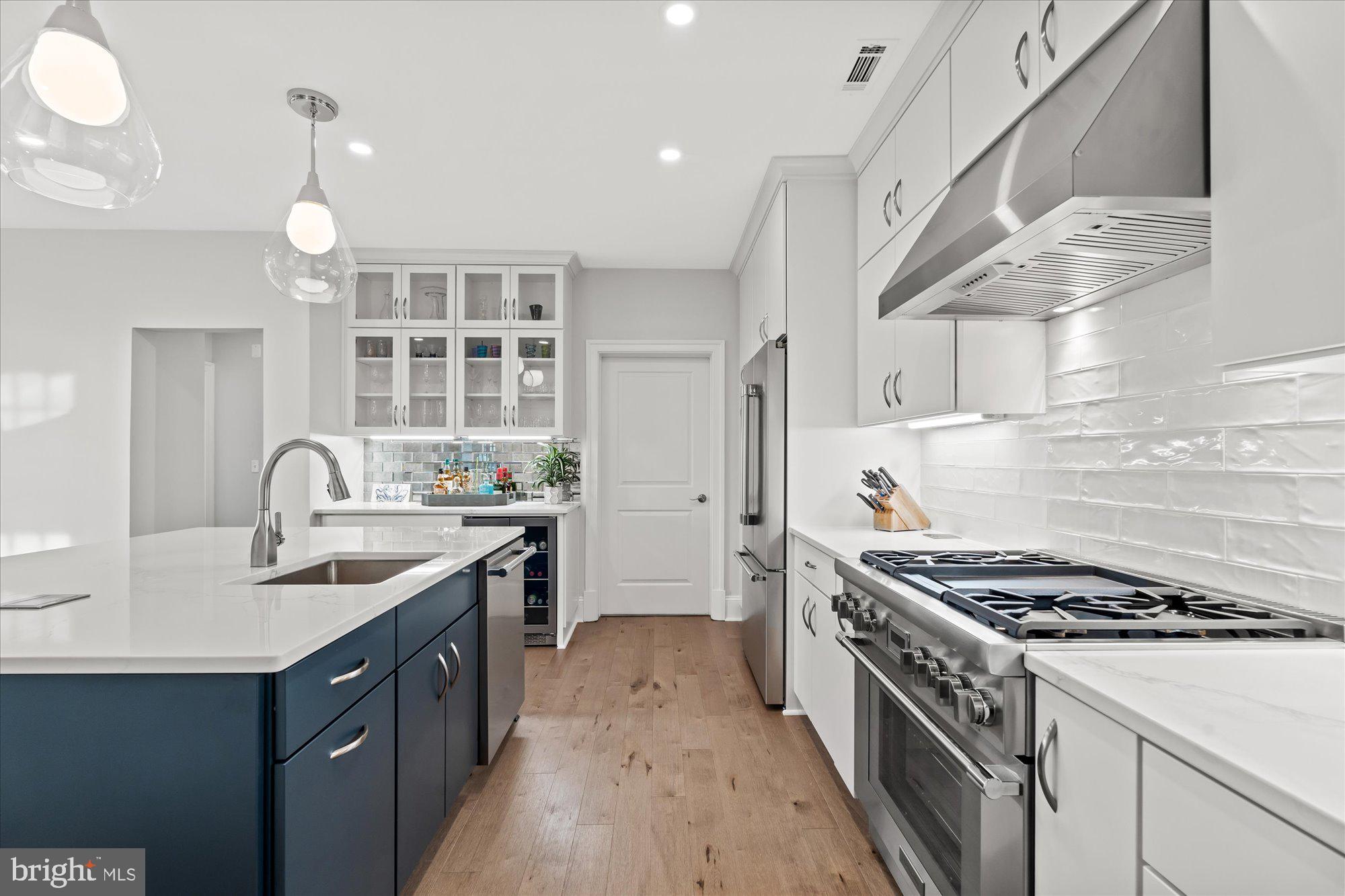 LIBERTY ROW - Residential