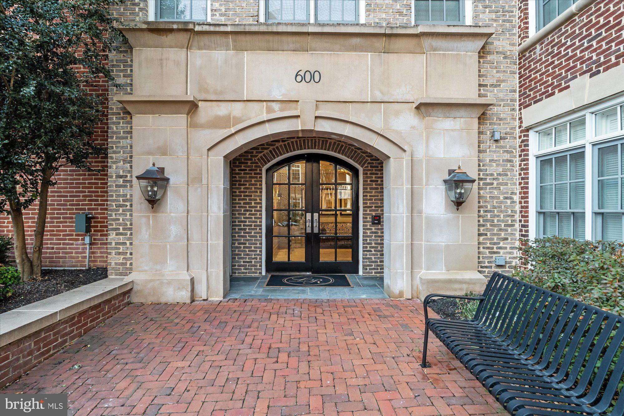 LIBERTY ROW - Residential