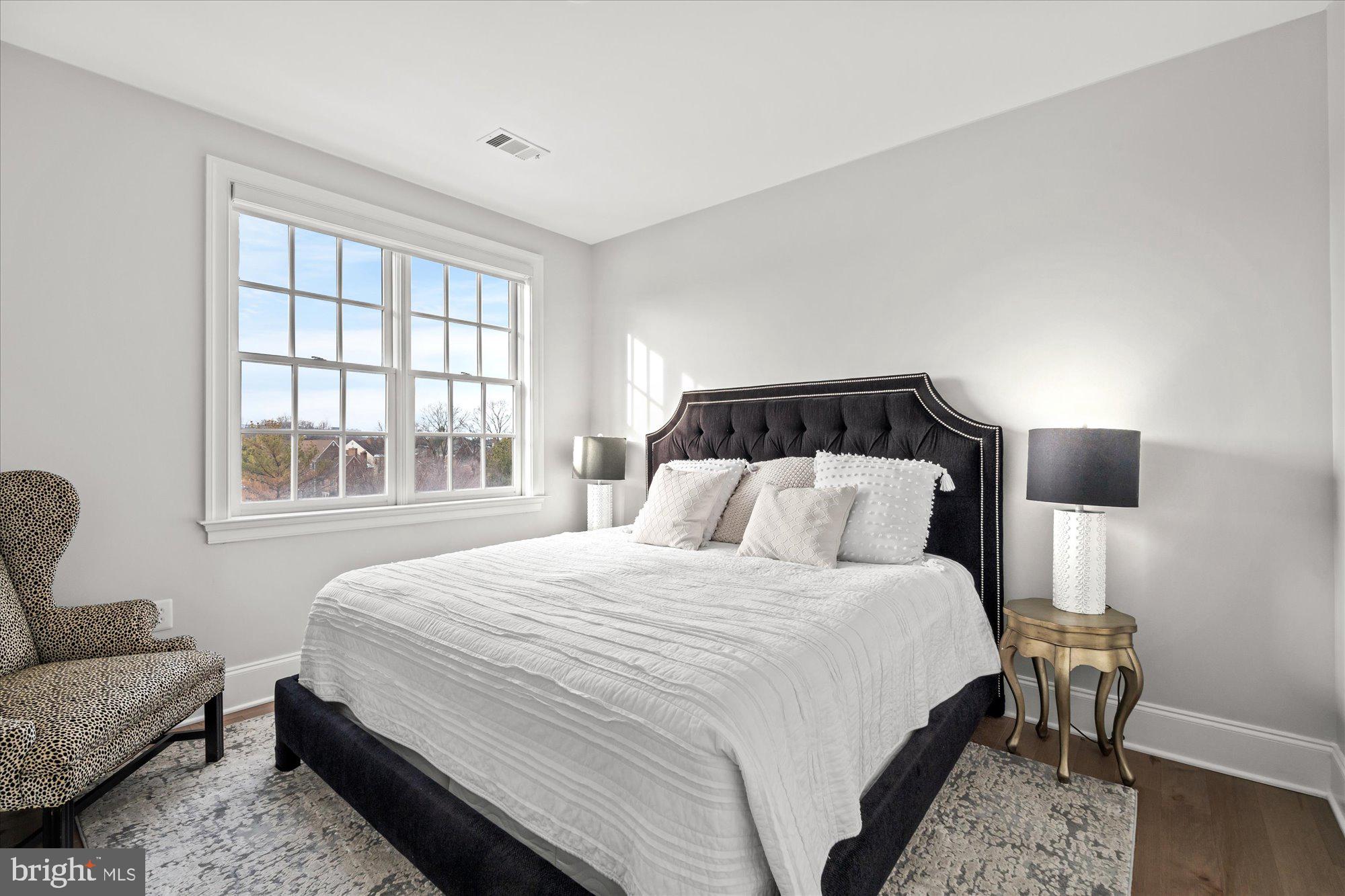 LIBERTY ROW - Residential