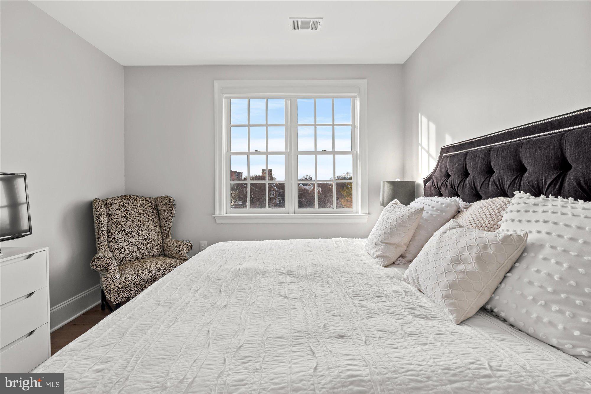 LIBERTY ROW - Residential