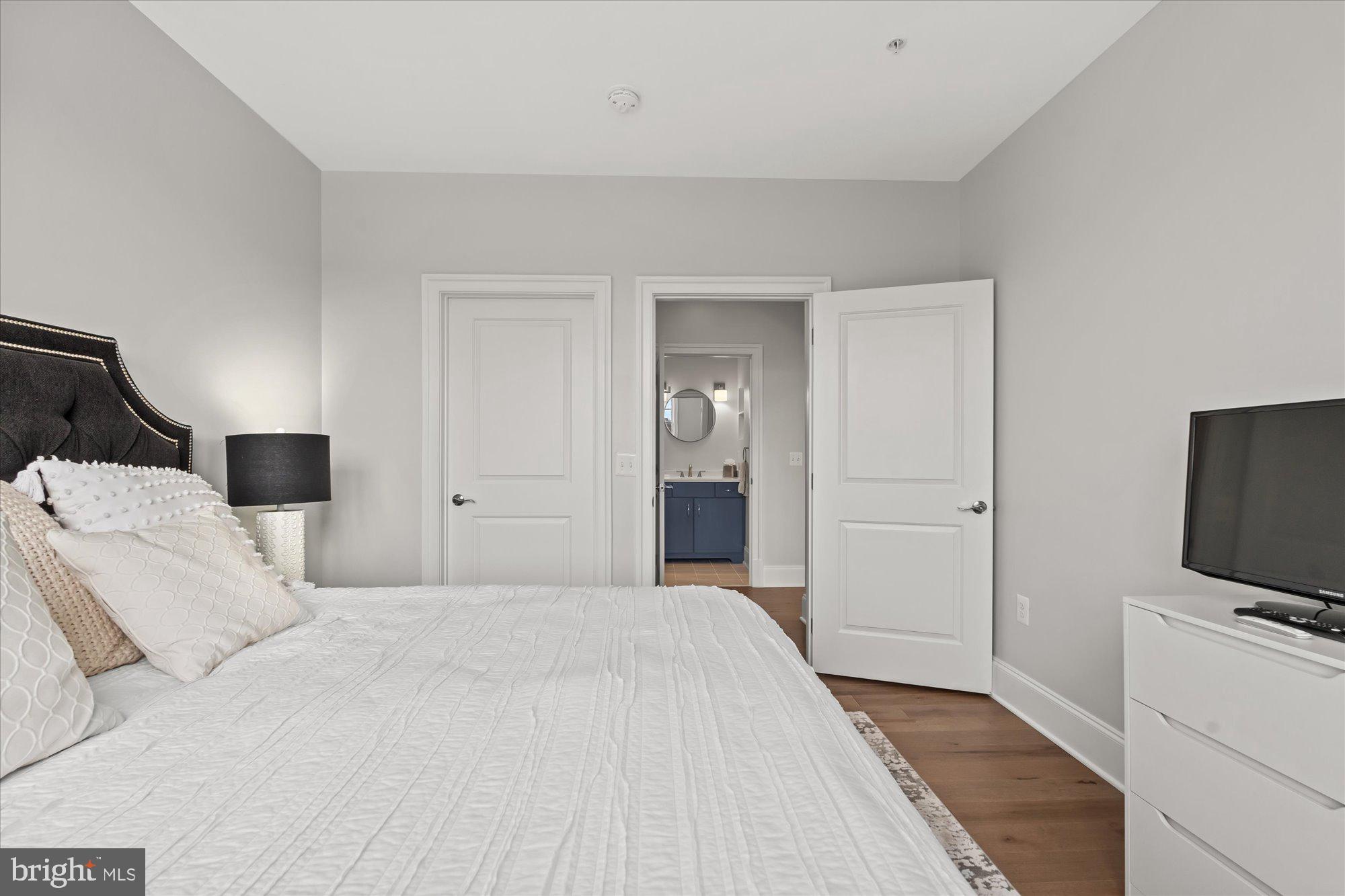 LIBERTY ROW - Residential