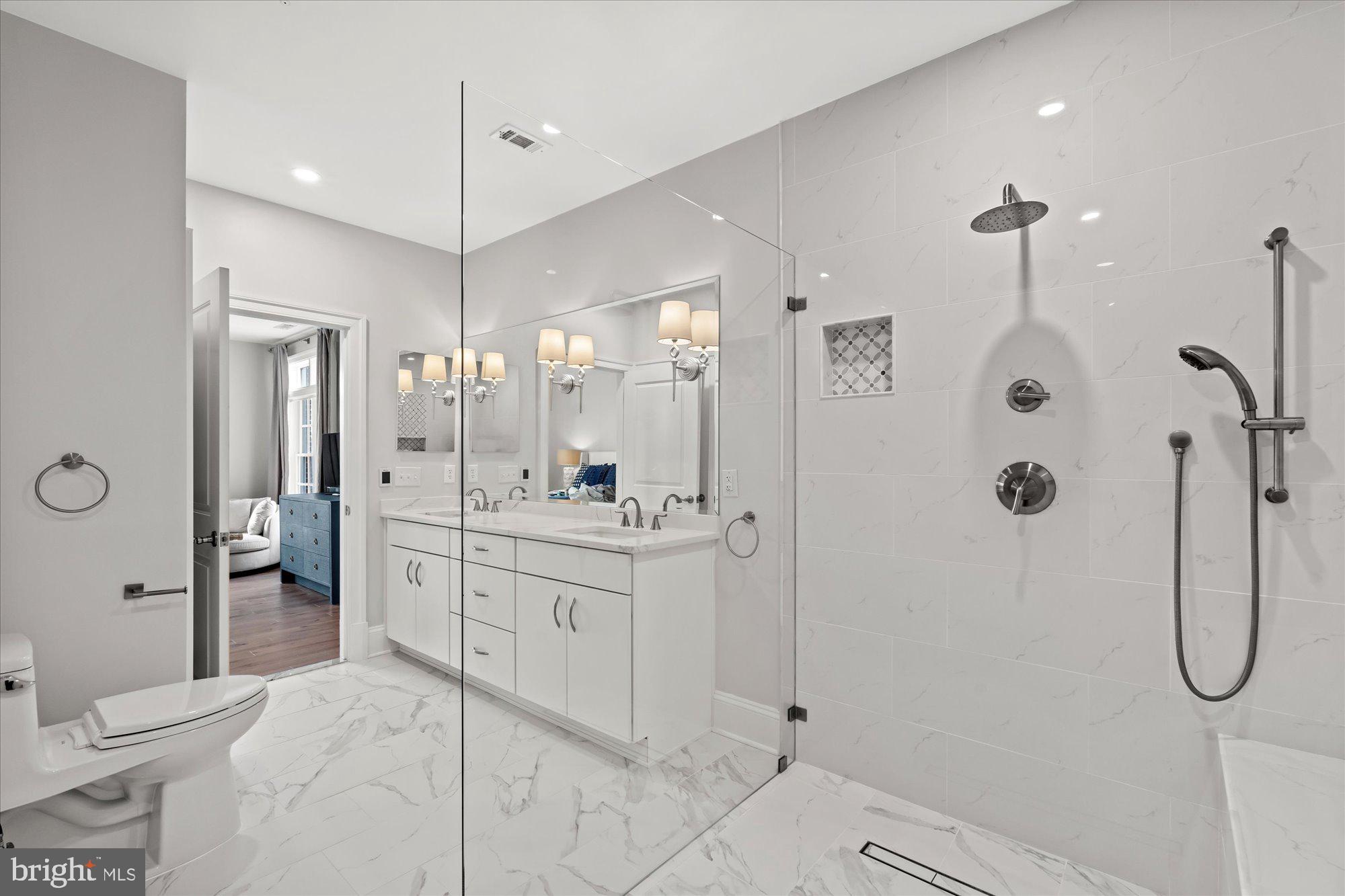 LIBERTY ROW - Residential