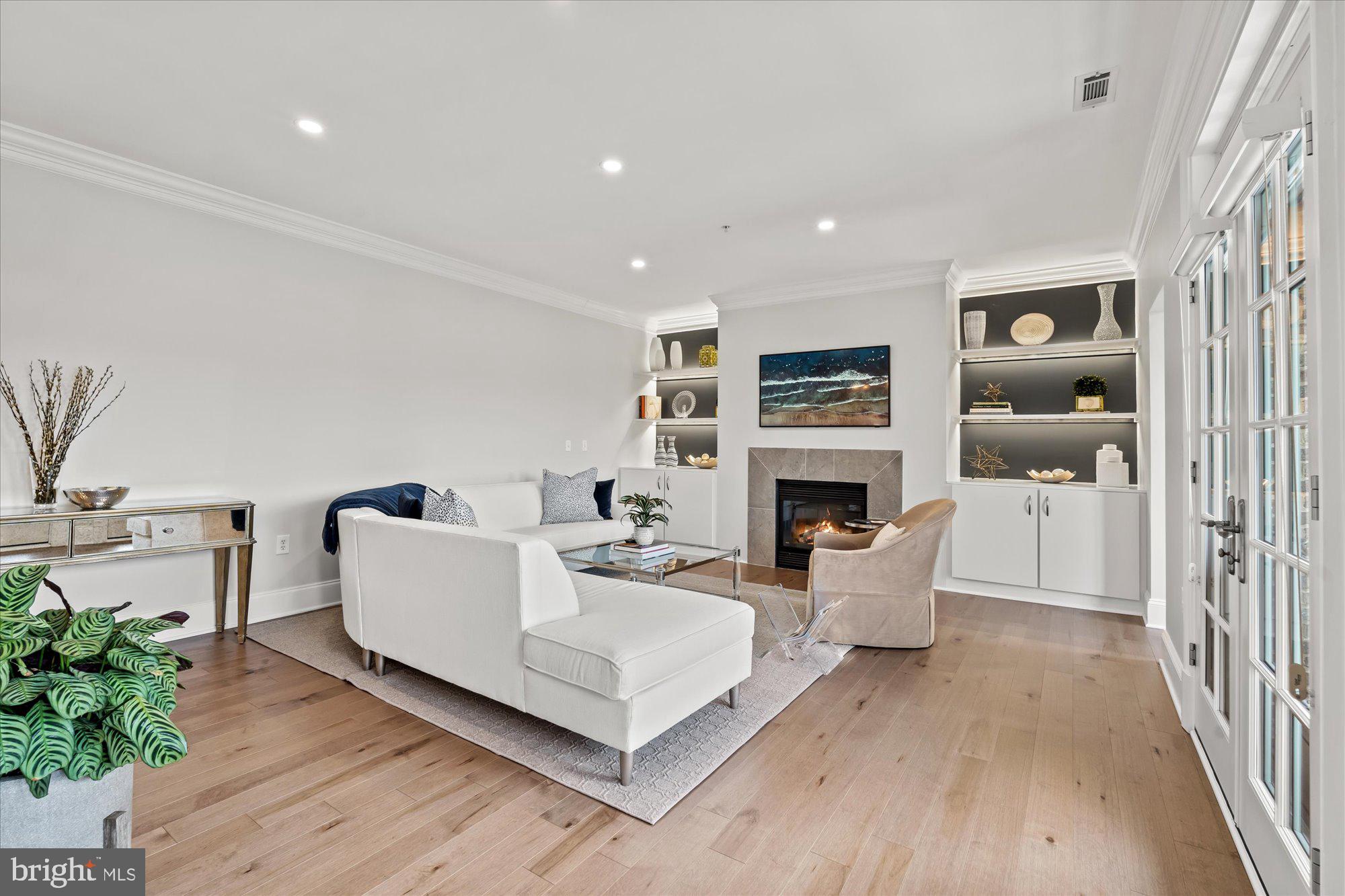 LIBERTY ROW - Residential