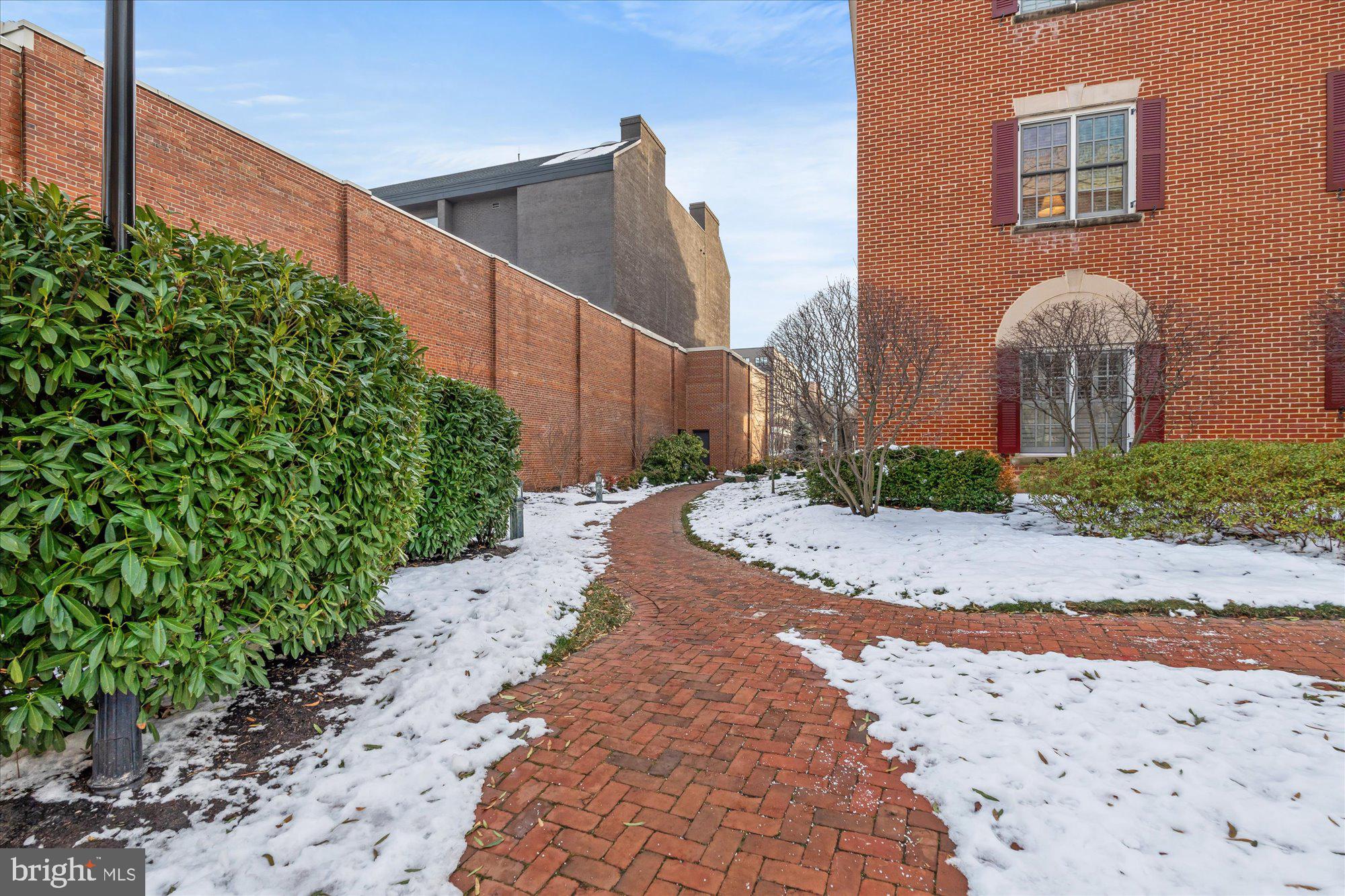 LIBERTY ROW - Residential