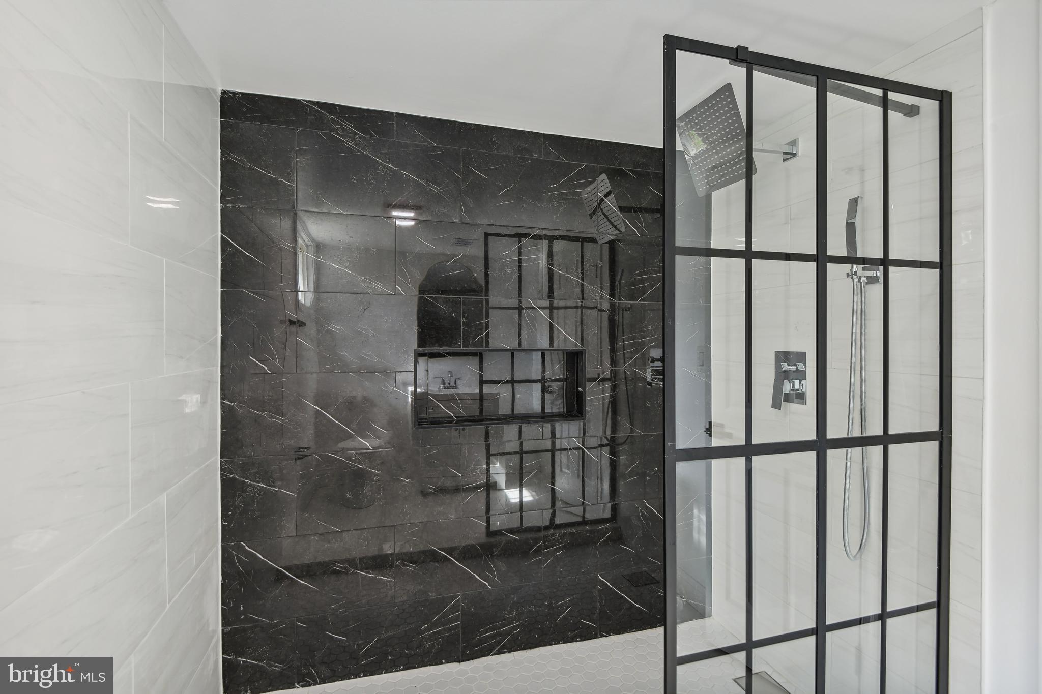 EAST COLUMBIA - Residential