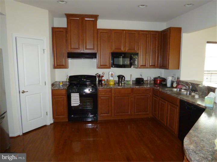 OAK CREEK - Residential