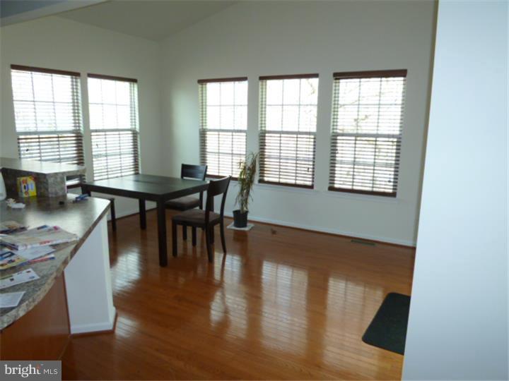 OAK CREEK - Residential