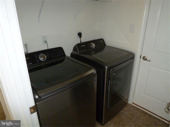 OAK CREEK - Residential