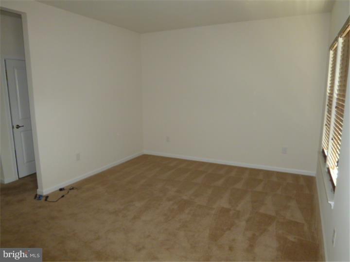 OAK CREEK - Residential