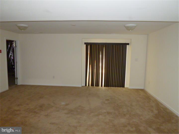 OAK CREEK - Residential
