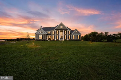 12221 Parkgate Drive, Nokesville, VA MLS: VAPW2132008