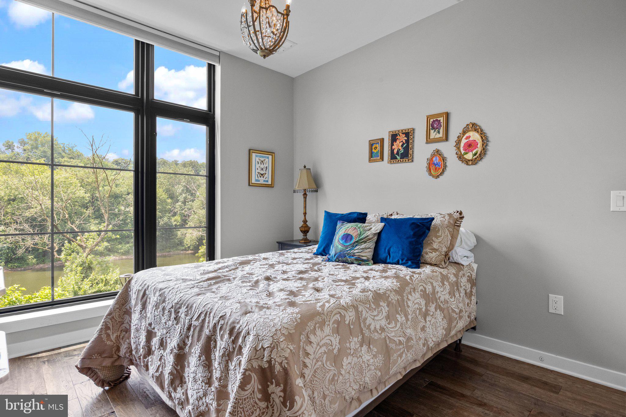 THE LOCKS - Residential Lease