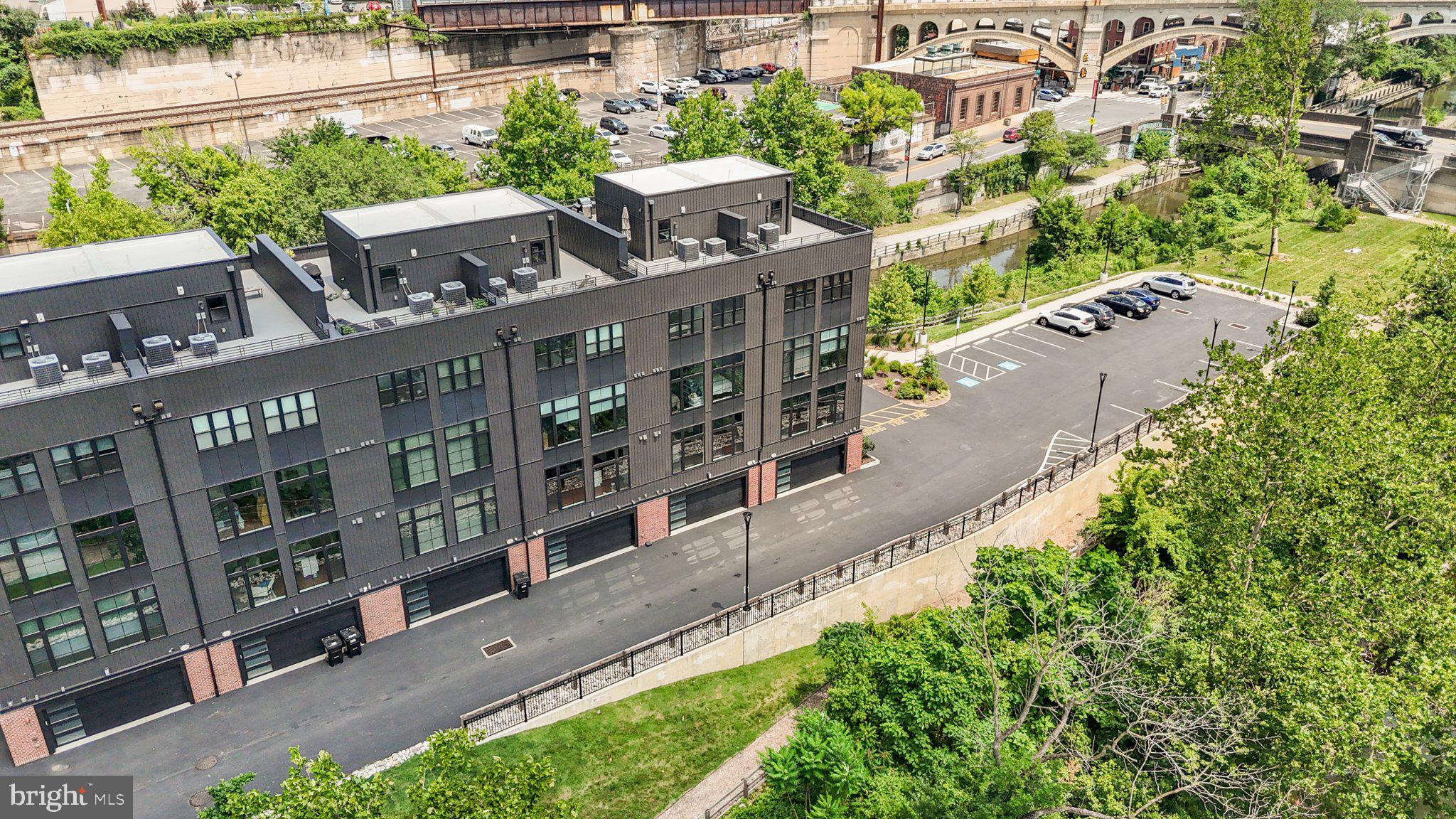 THE LOCKS - Residential Lease