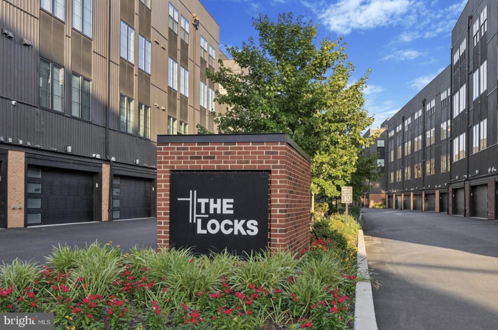 THE LOCKS - Residential Lease