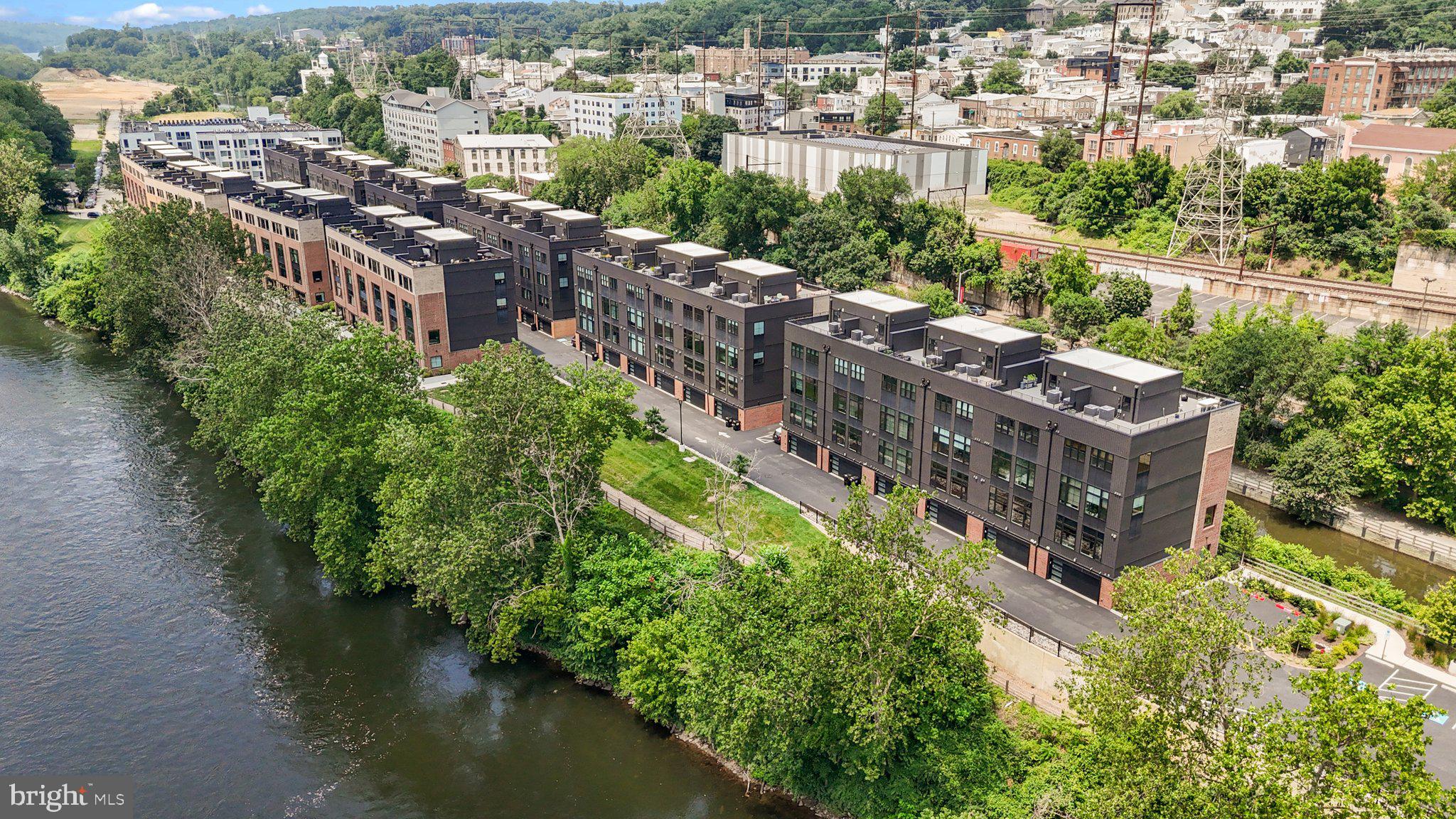 THE LOCKS - Residential Lease