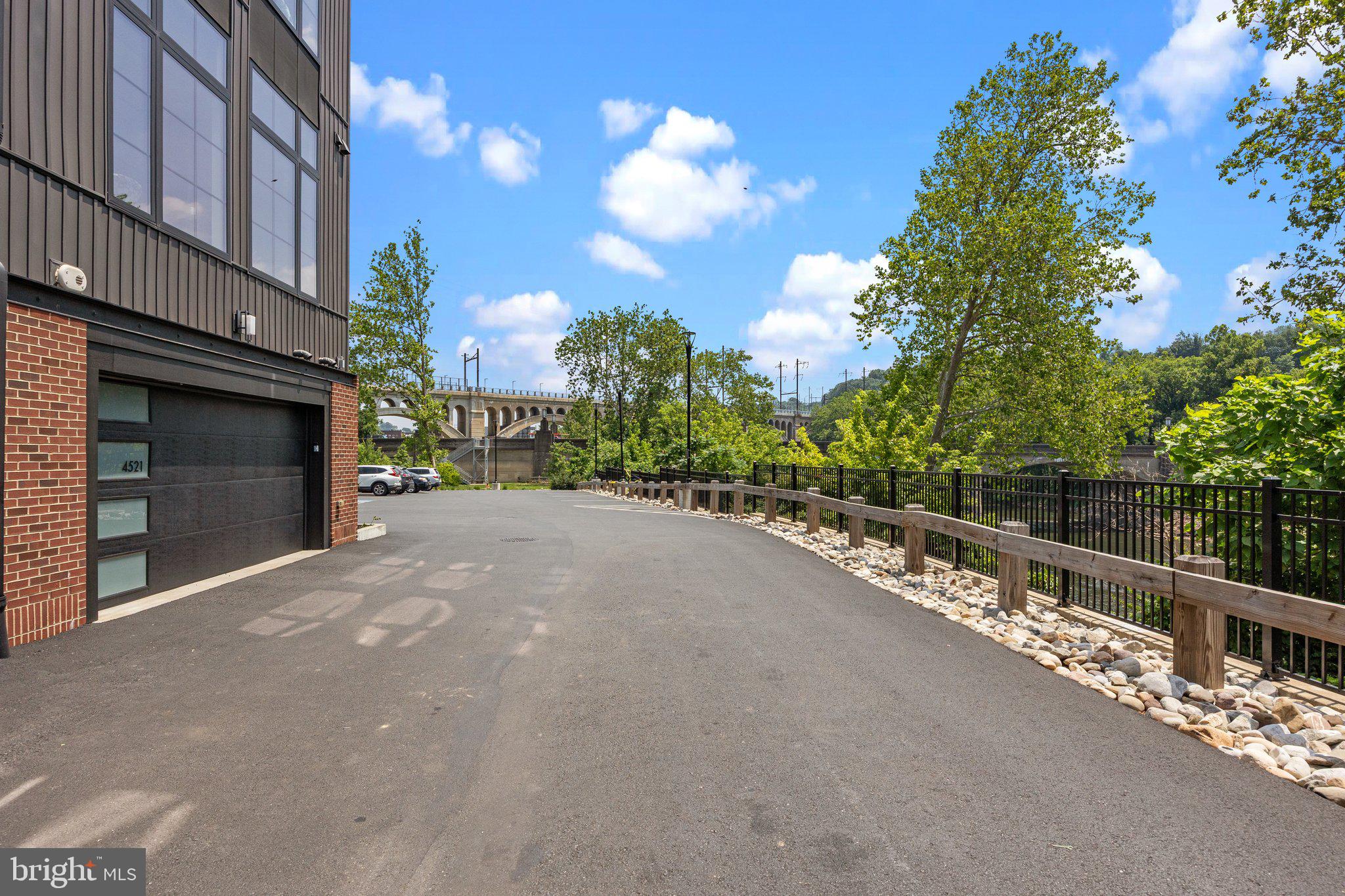 THE LOCKS - Residential Lease