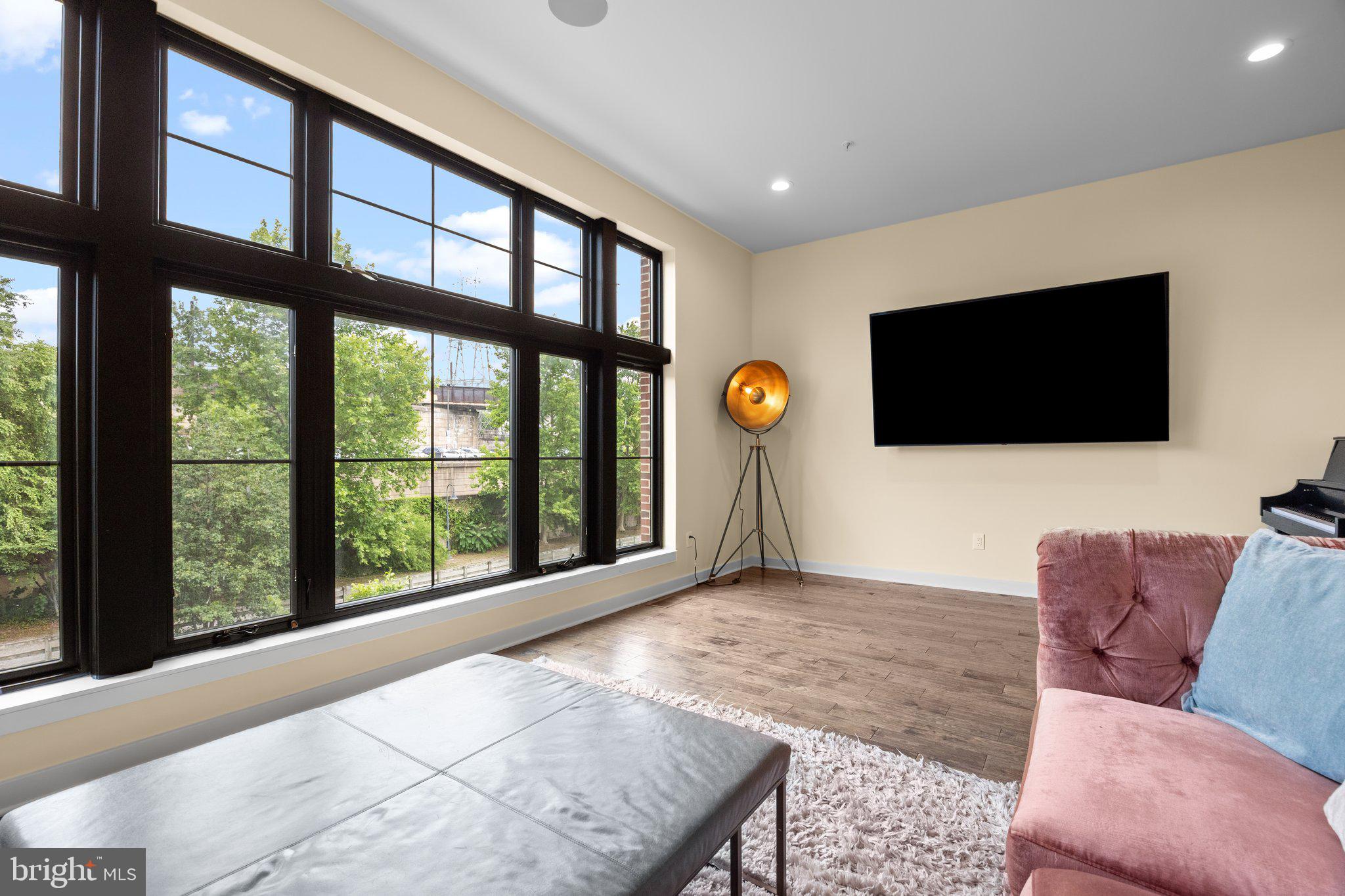 THE LOCKS - Residential Lease