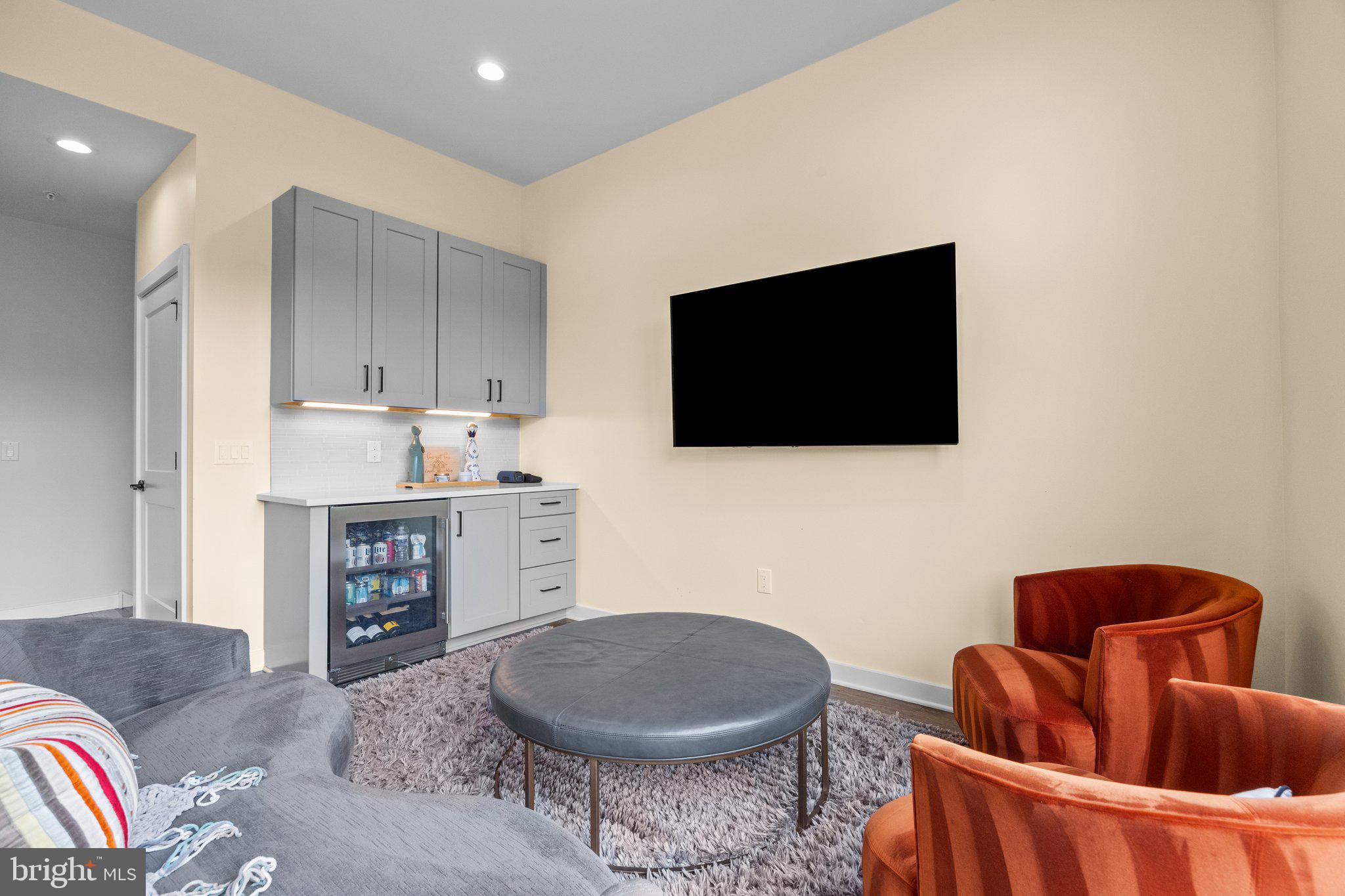 THE LOCKS - Residential Lease