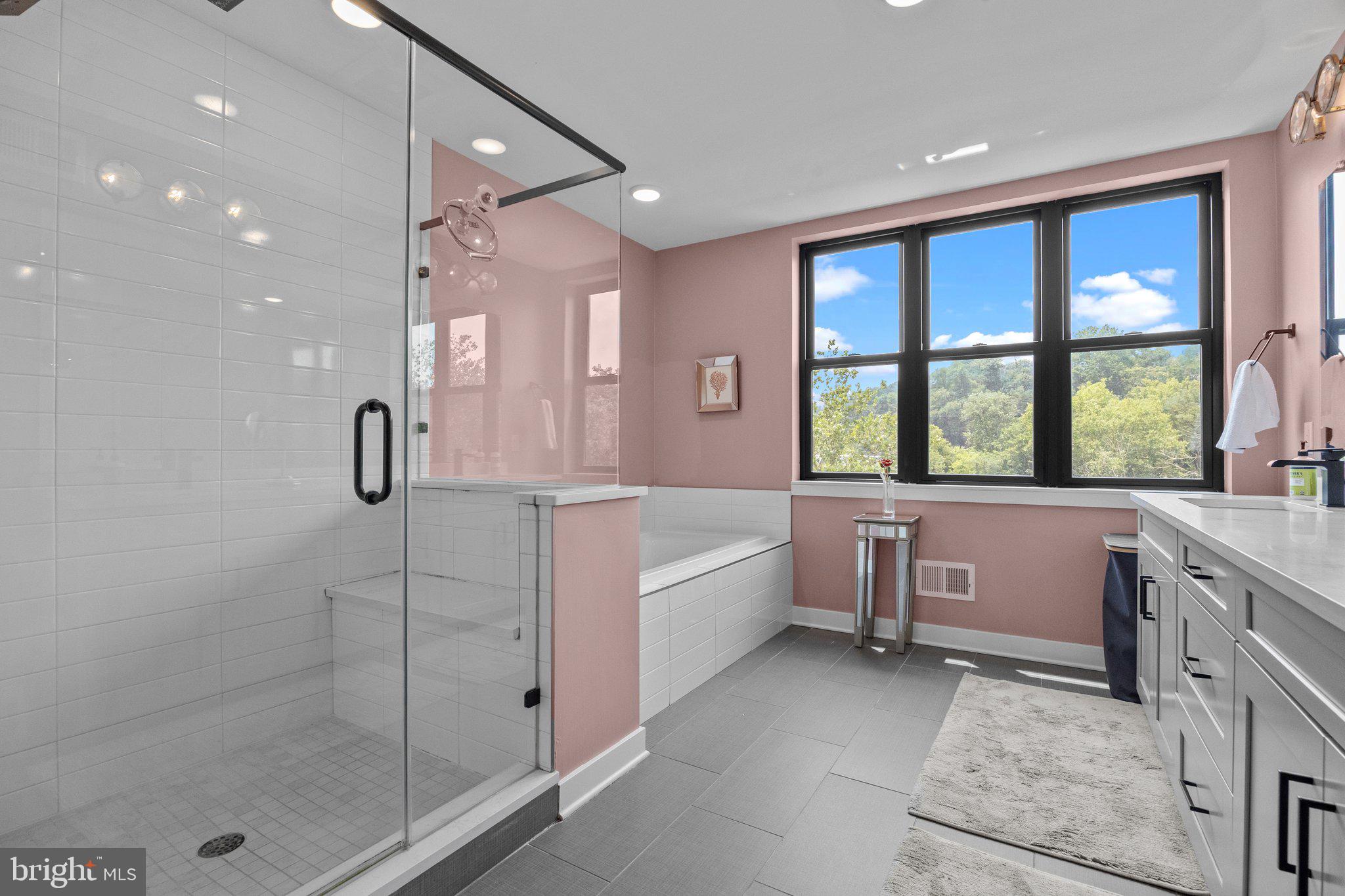 THE LOCKS - Residential Lease