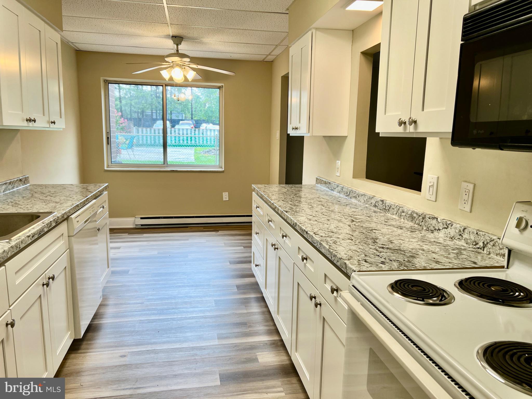 860 LOWER FERRY ROAD 1-L