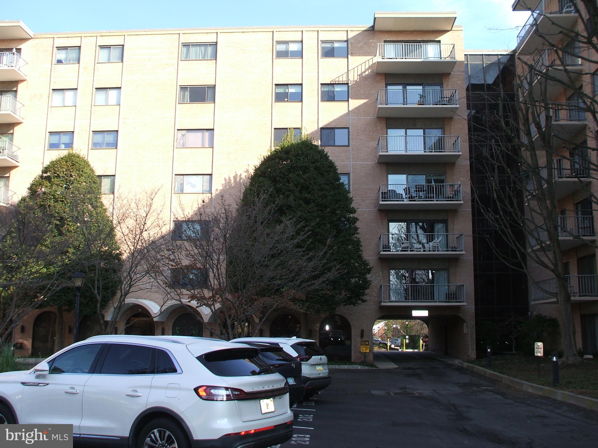 501 N PROVIDENCE ROAD 221