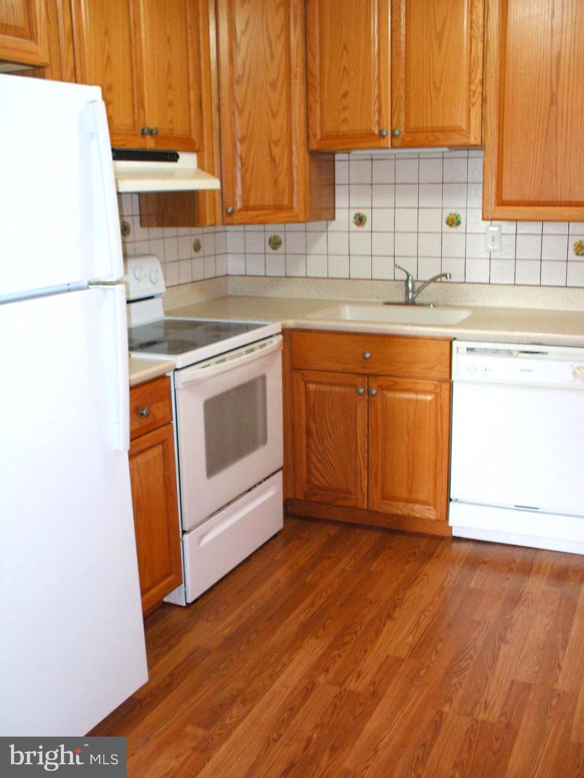 HOLLY HOUSE - Residential