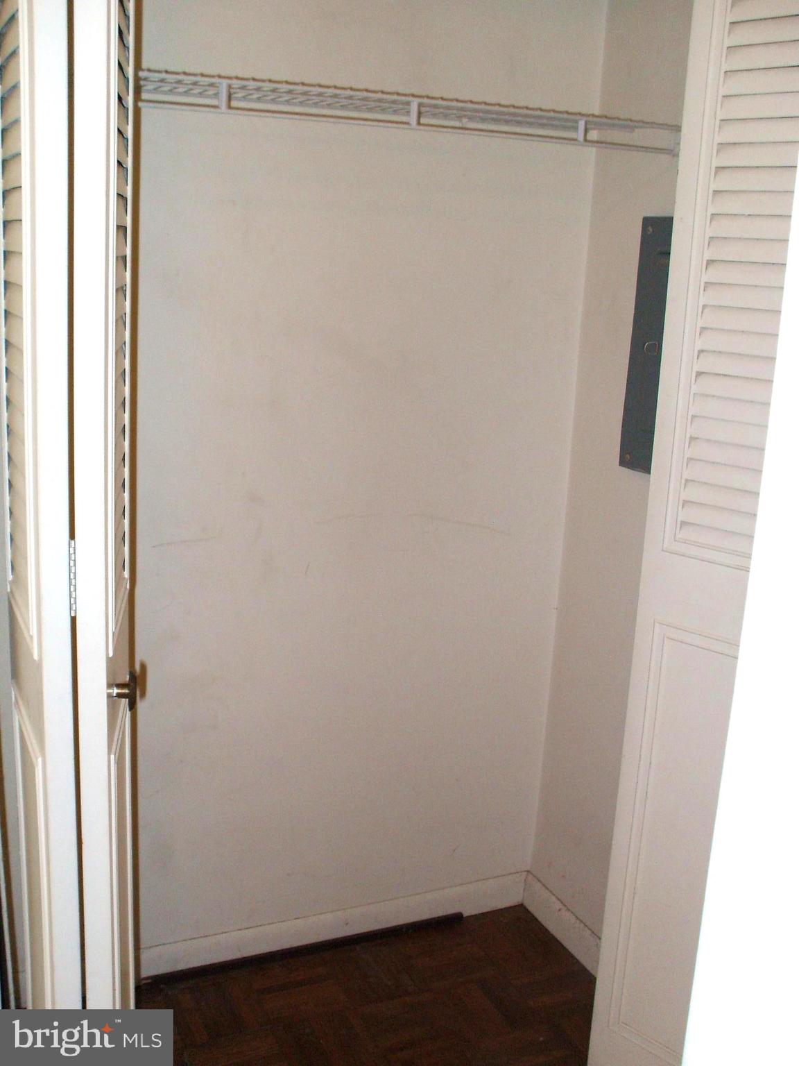 HOLLY HOUSE - Residential