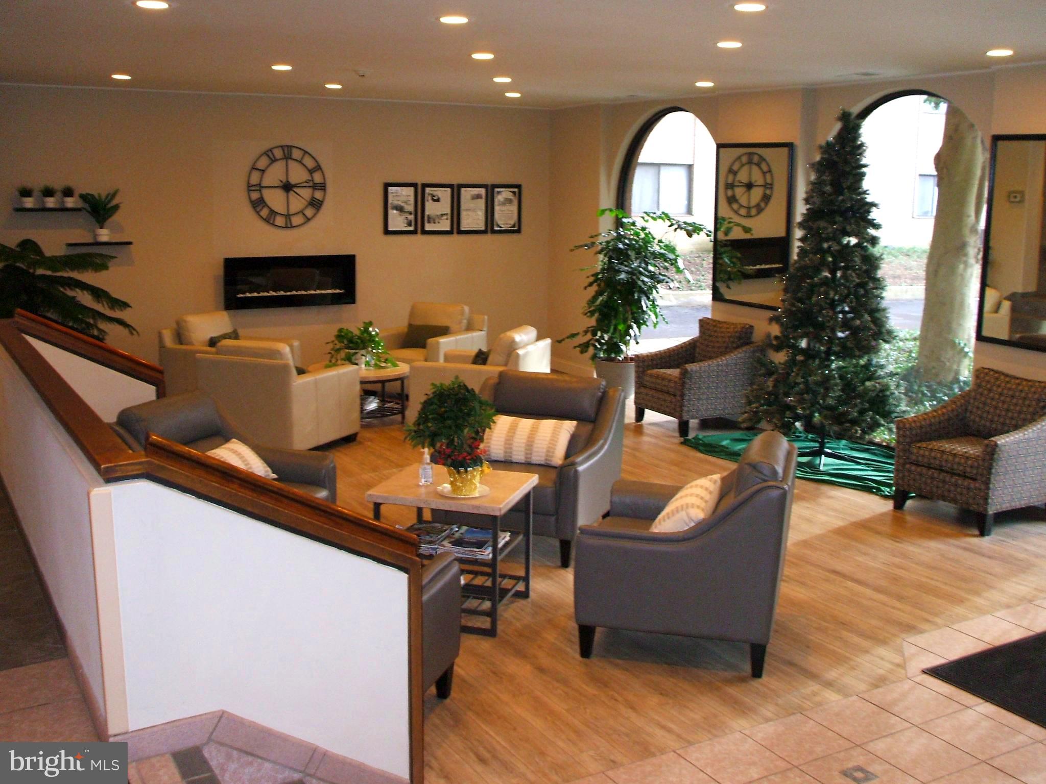 HOLLY HOUSE - Residential