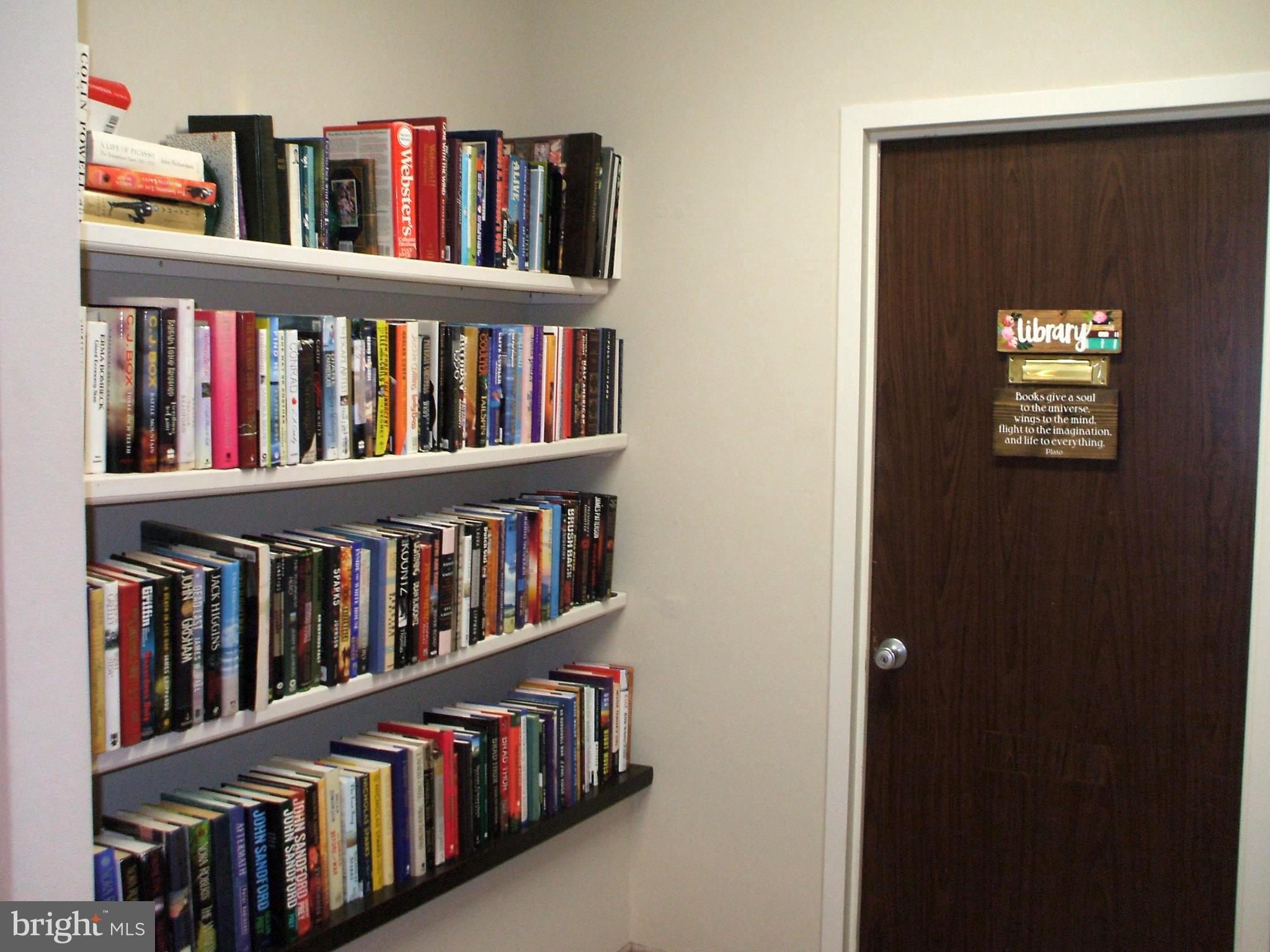 HOLLY HOUSE - Residential