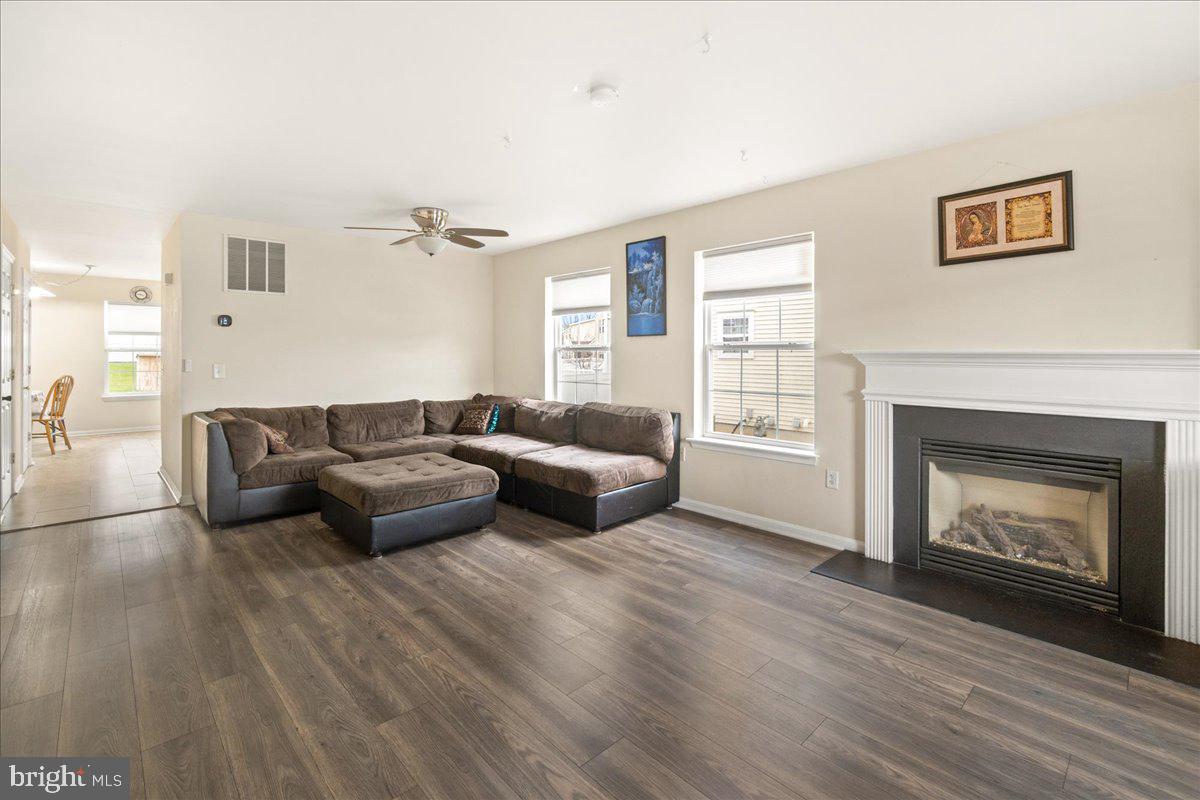 GATEWAY CROSSING - Residential