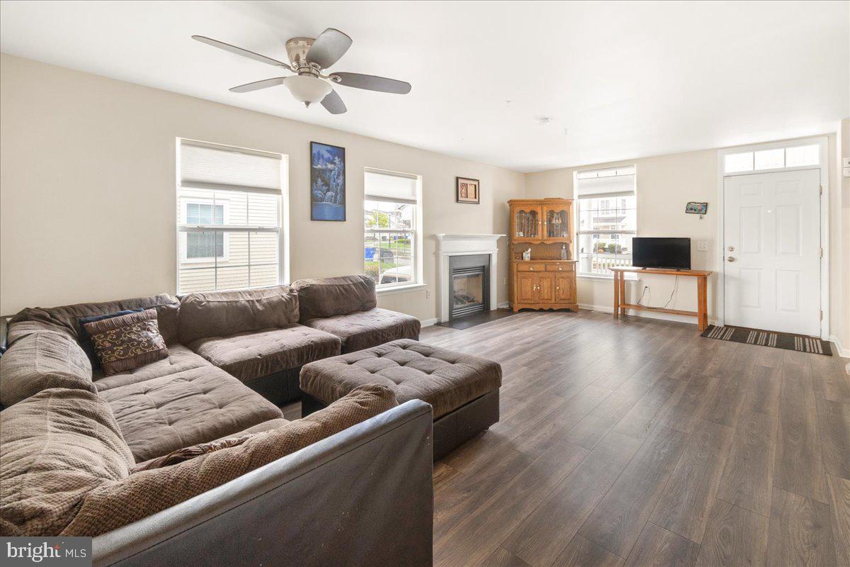 GATEWAY CROSSING - Residential