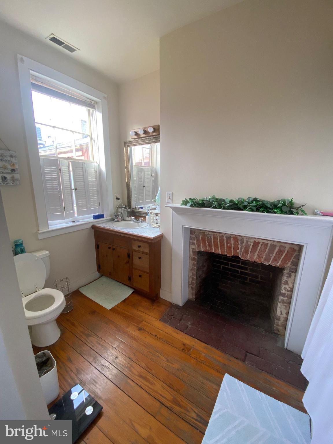 FELLS POINT HISTORIC DISTRICT - Residential Lease