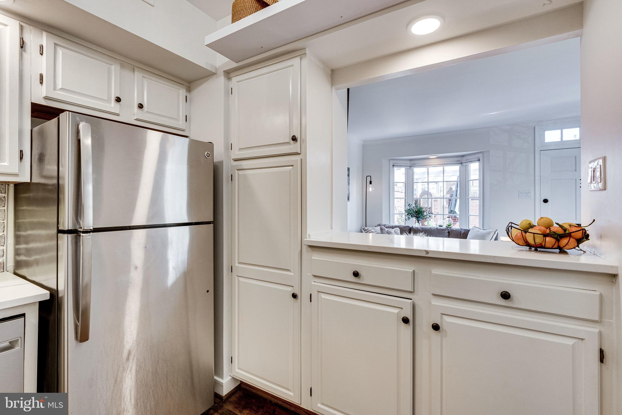 SHAD ROW - Residential