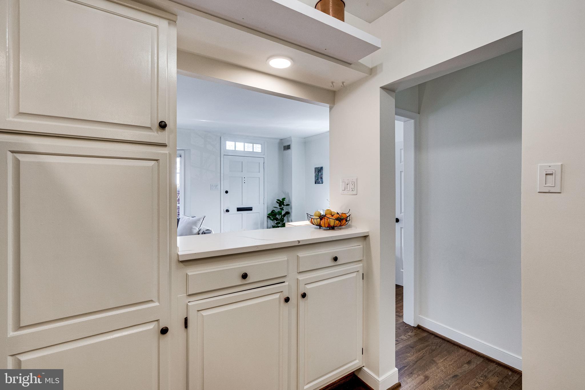 SHAD ROW - Residential