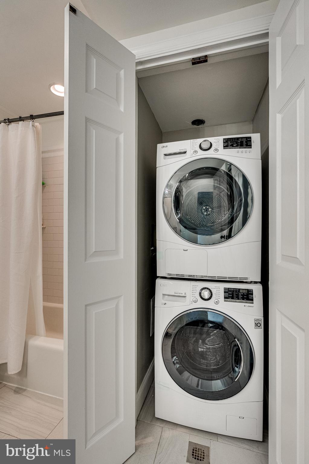 SHAD ROW - Residential