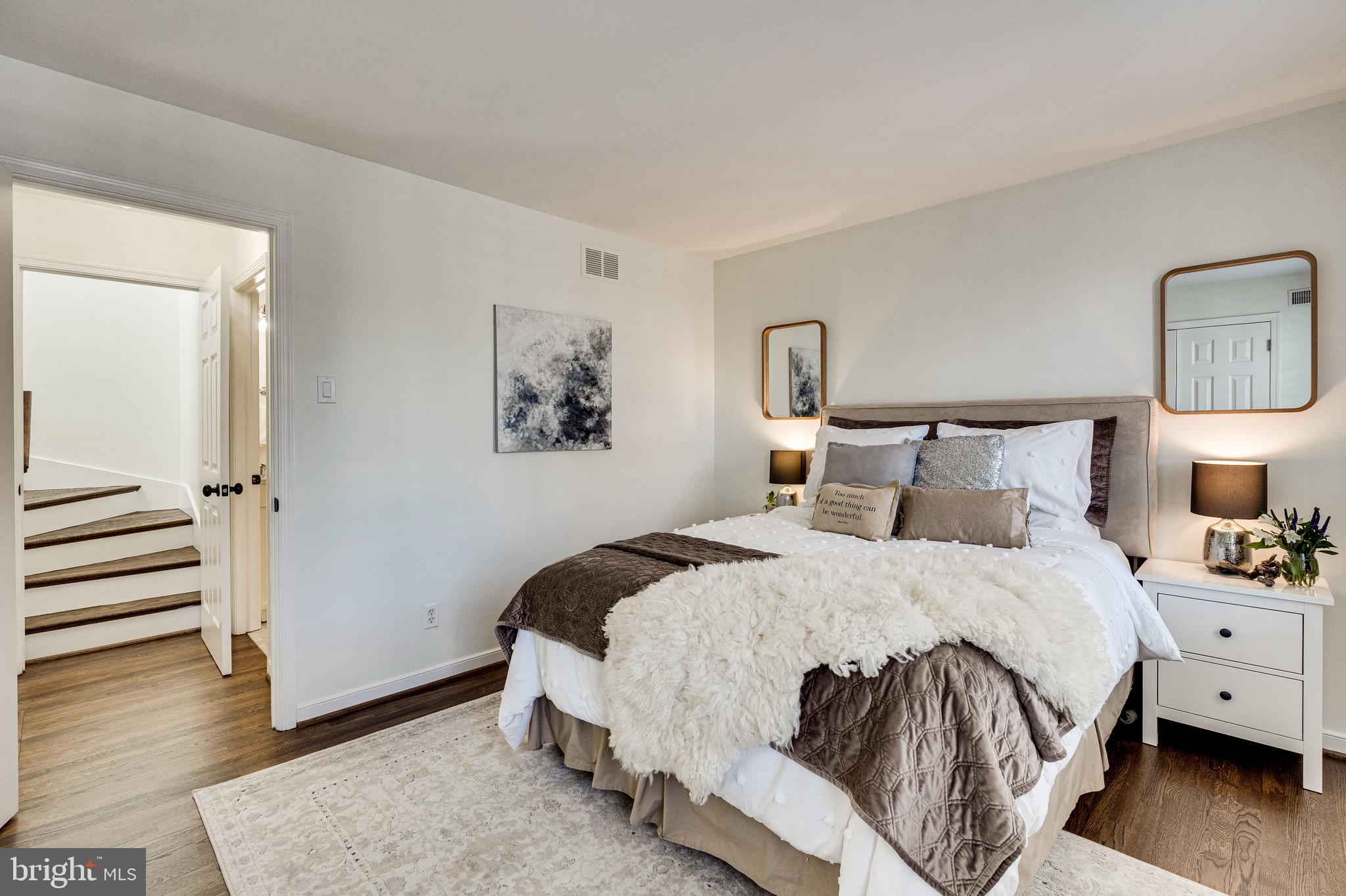 SHAD ROW - Residential