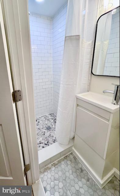 SHAD ROW - Residential