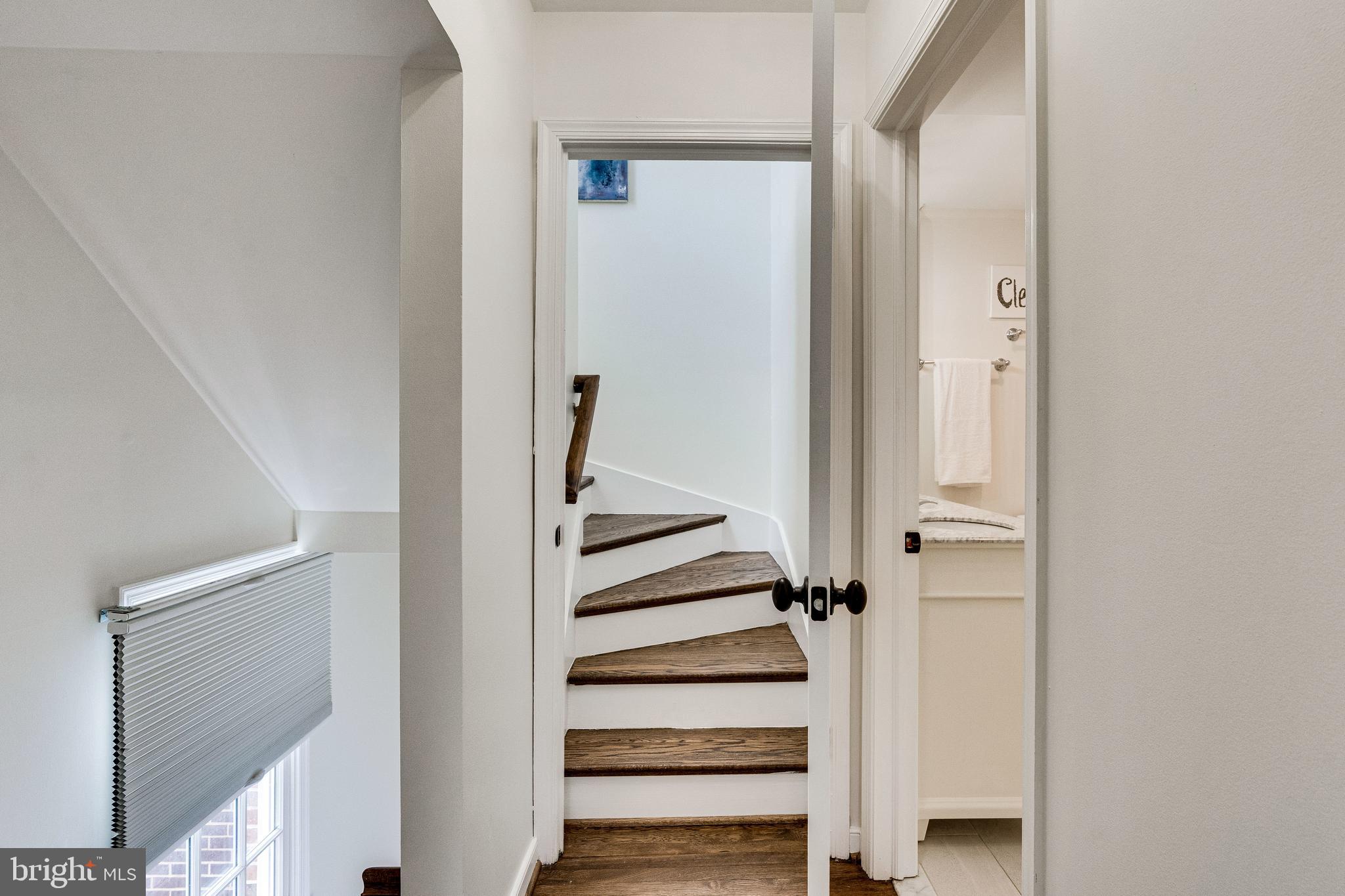 SHAD ROW - Residential