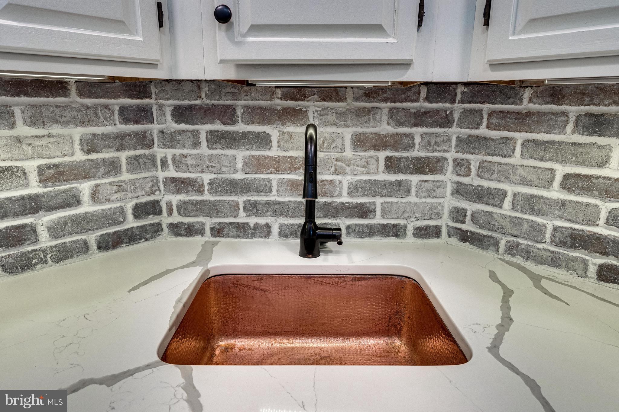 SHAD ROW - Residential