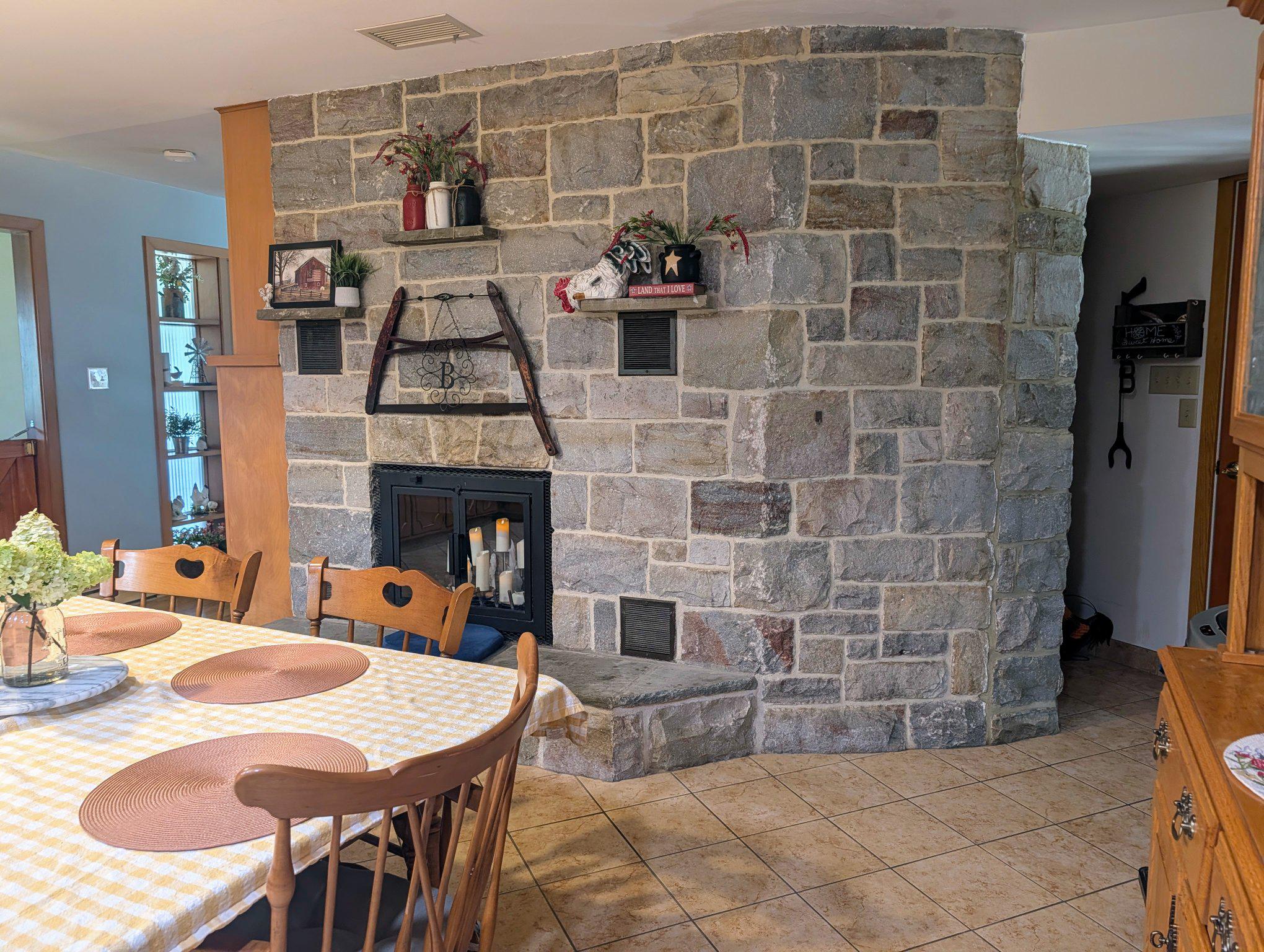 438 FOREST LANE