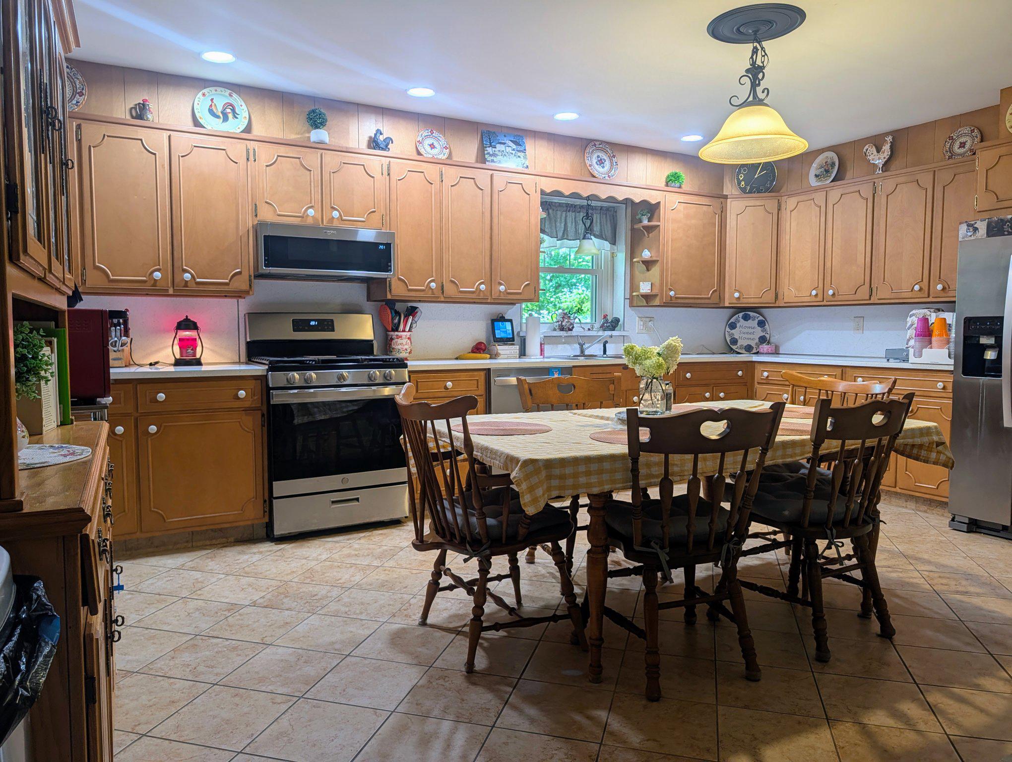 438 FOREST LANE