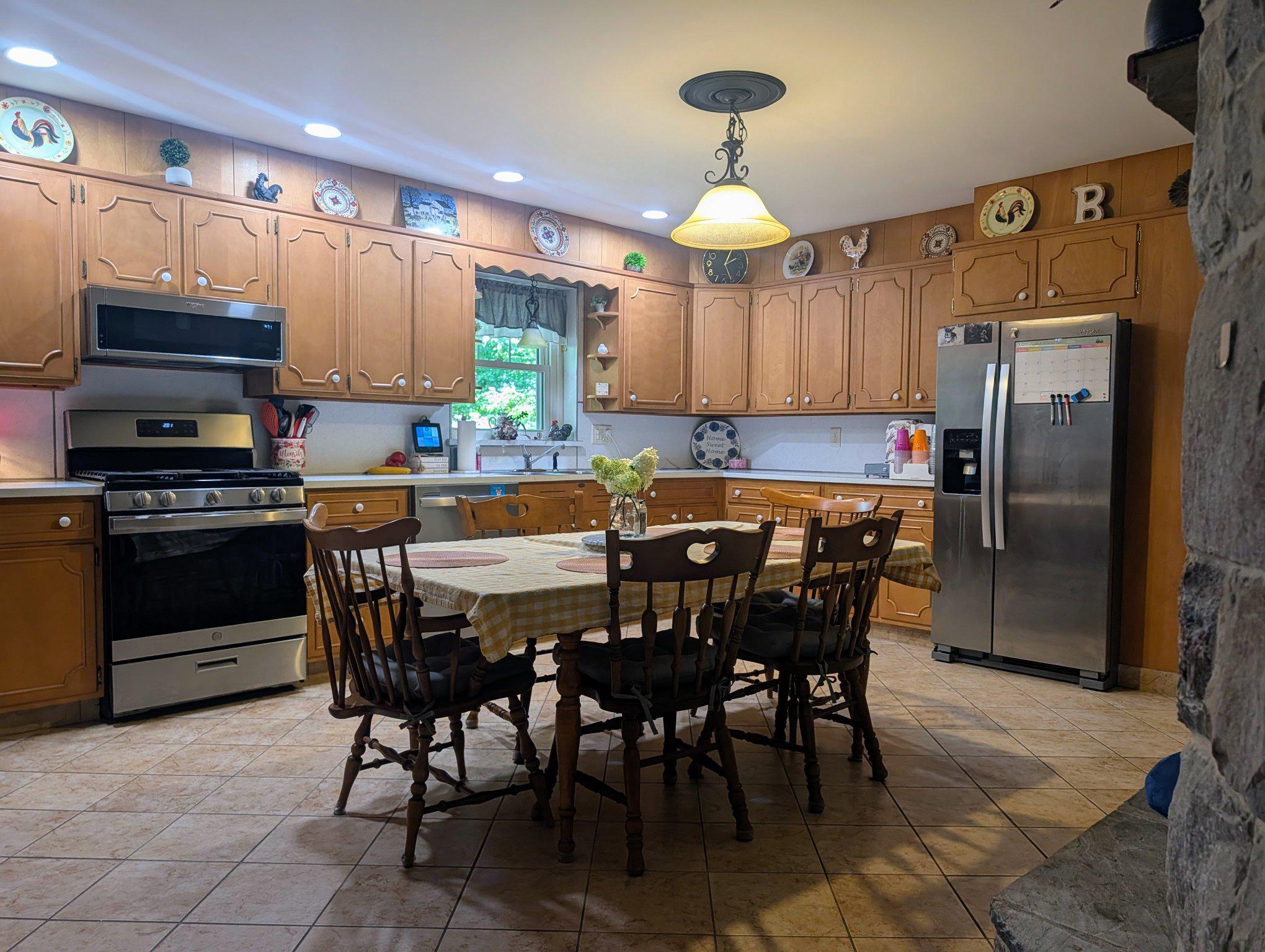 438 FOREST LANE