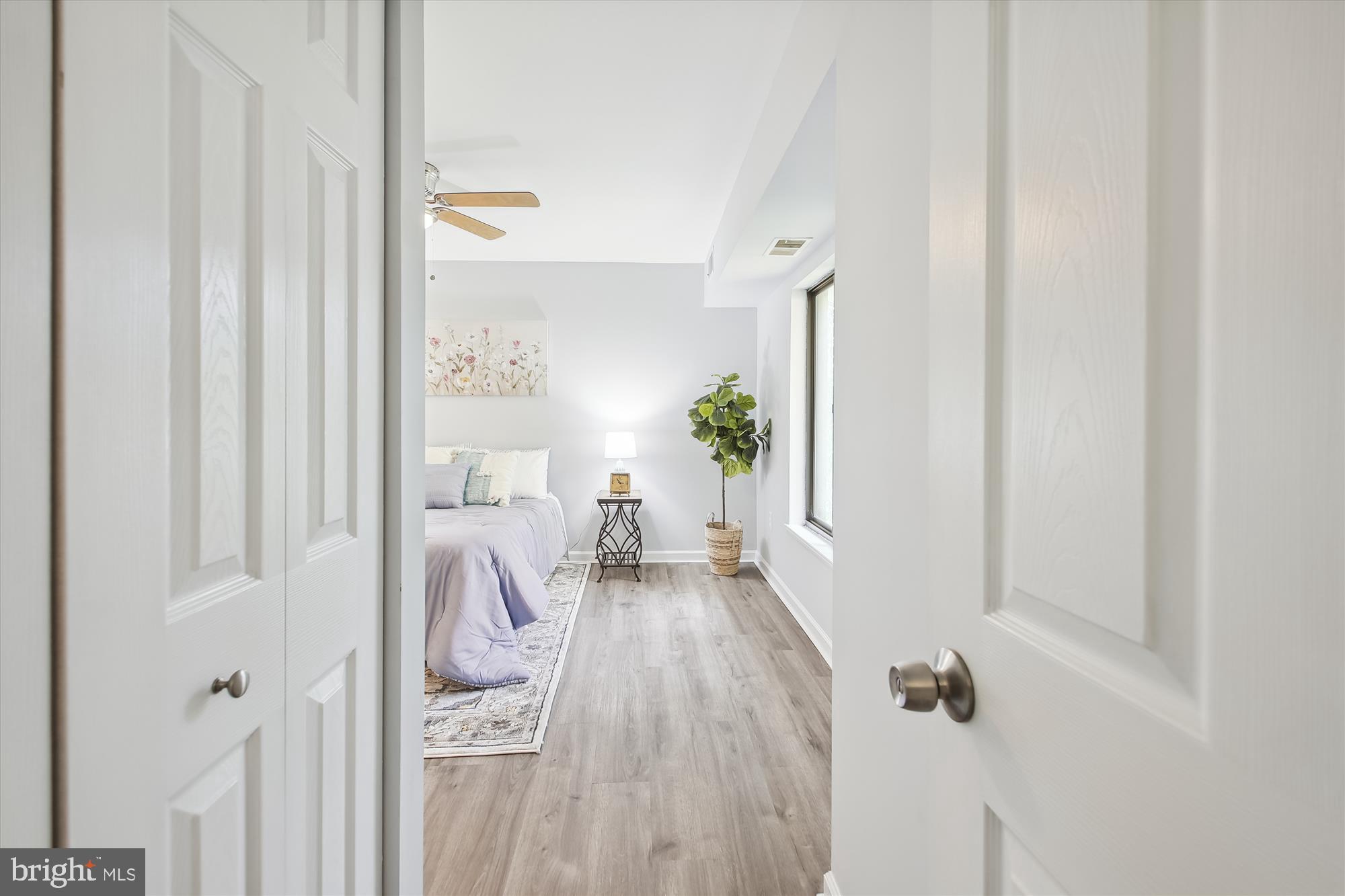 LONG REACH KNOLLS - Residential Lease