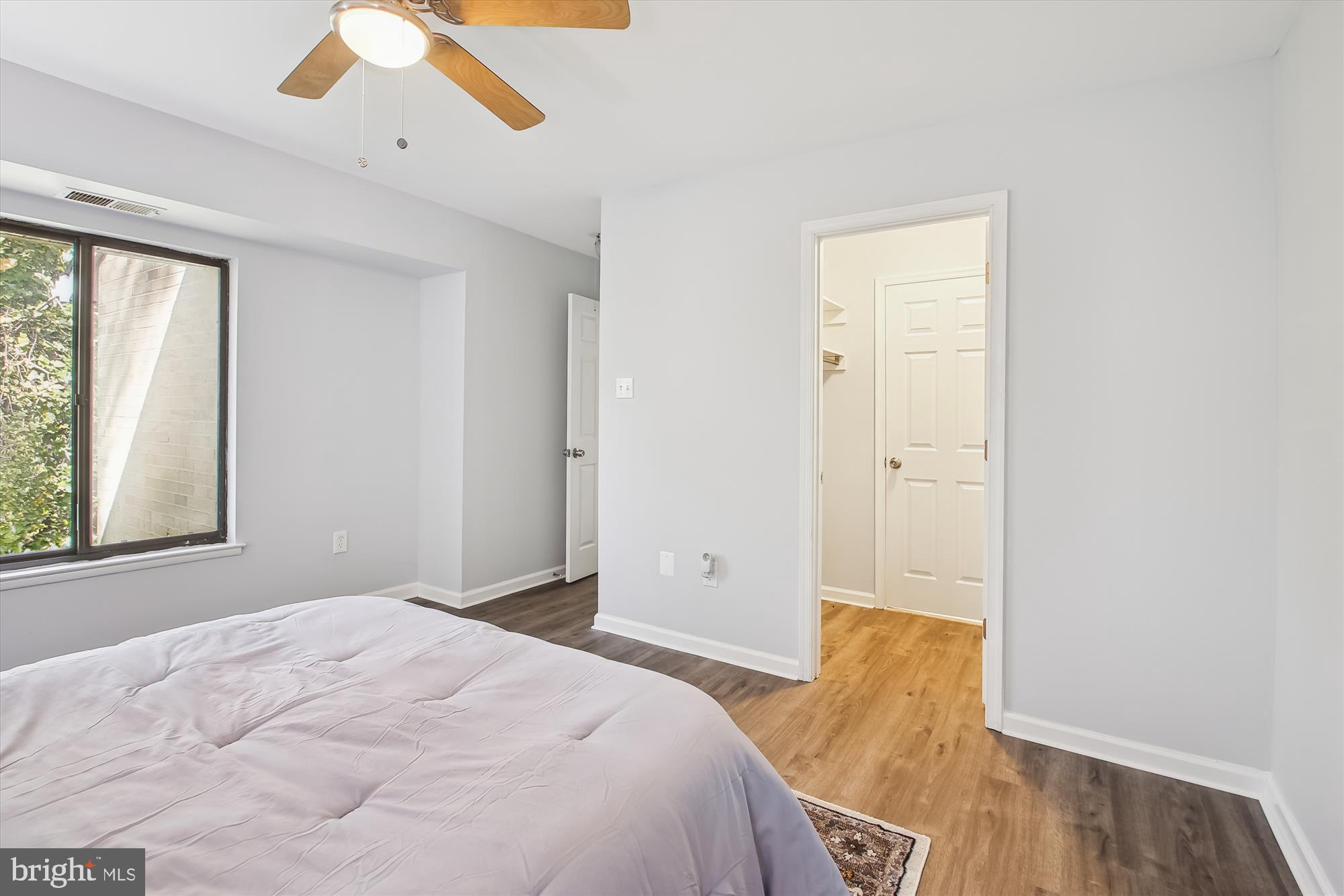 LONG REACH KNOLLS - Residential Lease