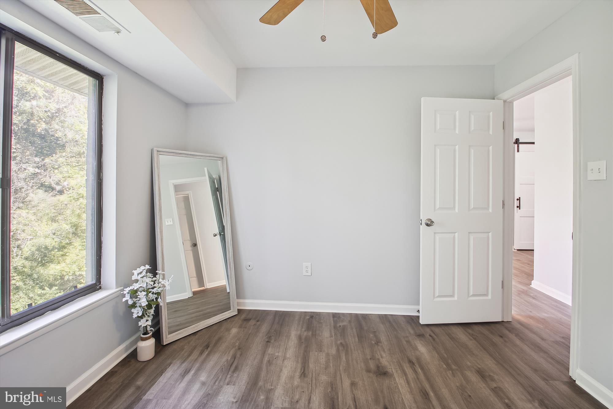 LONG REACH KNOLLS - Residential Lease