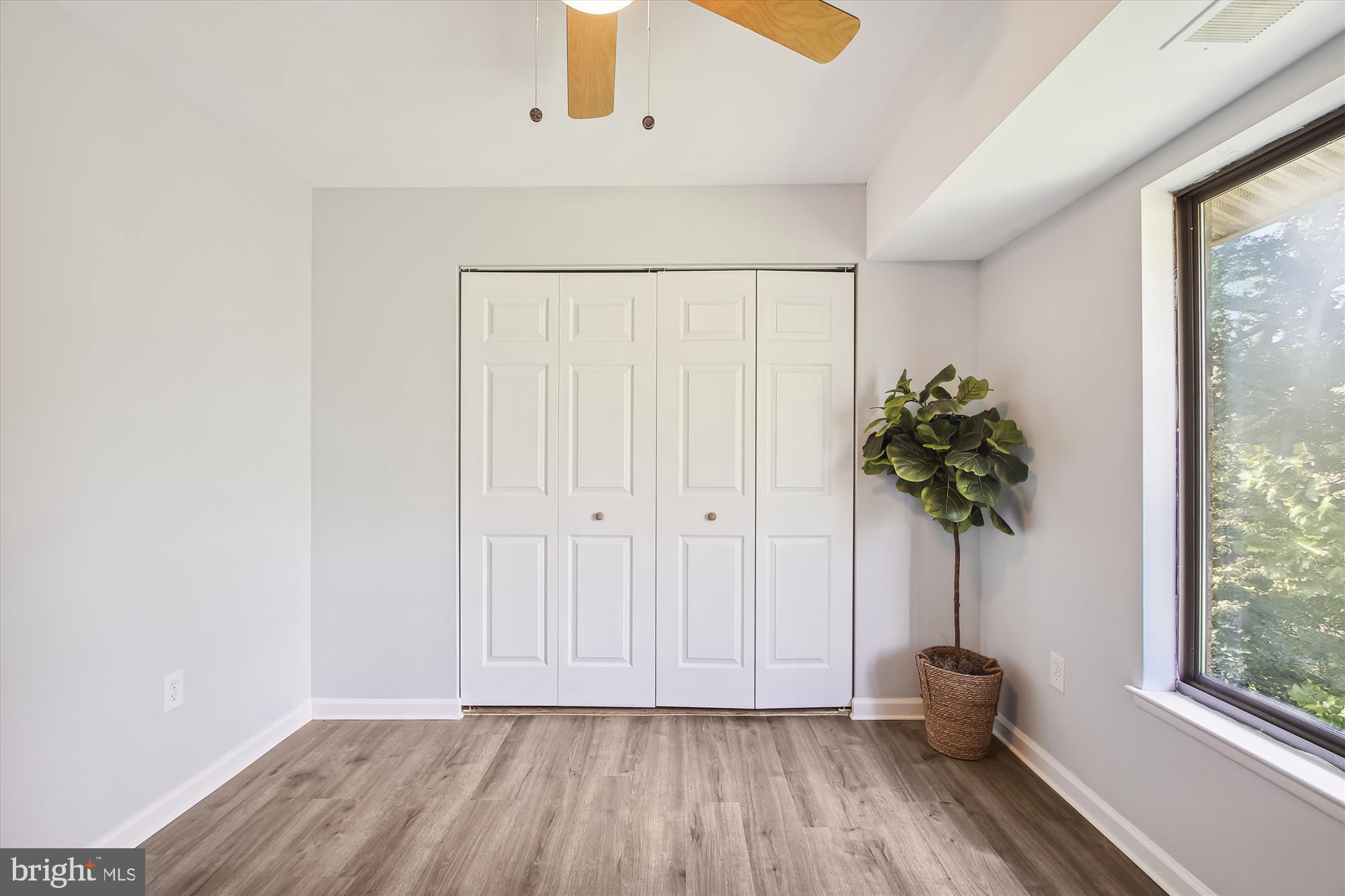 LONG REACH KNOLLS - Residential Lease